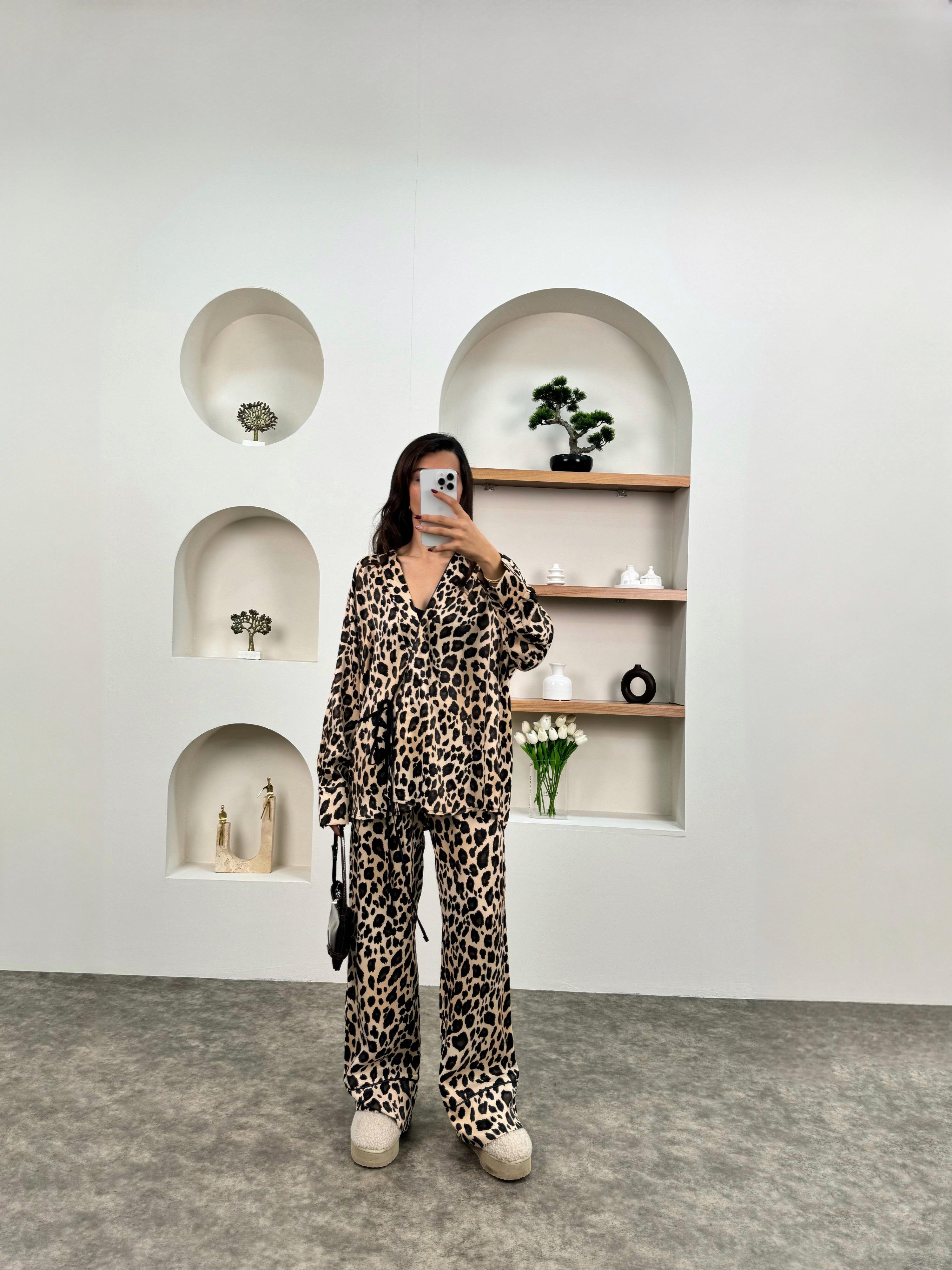 Lavi Bej Leopar Saten Bağlamalı TakımGausTAKIMGU00903573