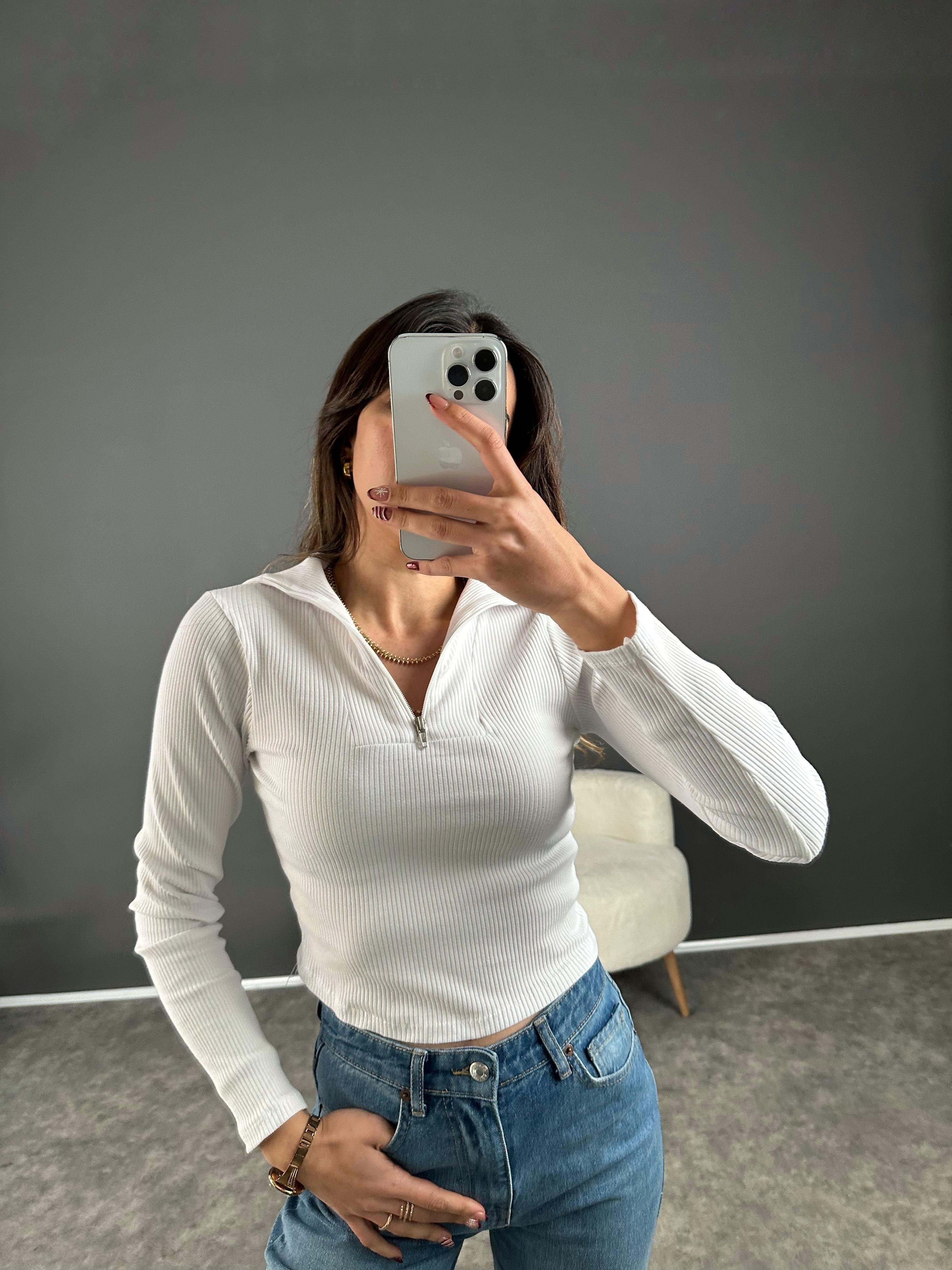 Beyaz Fermuarlı Triko Crop