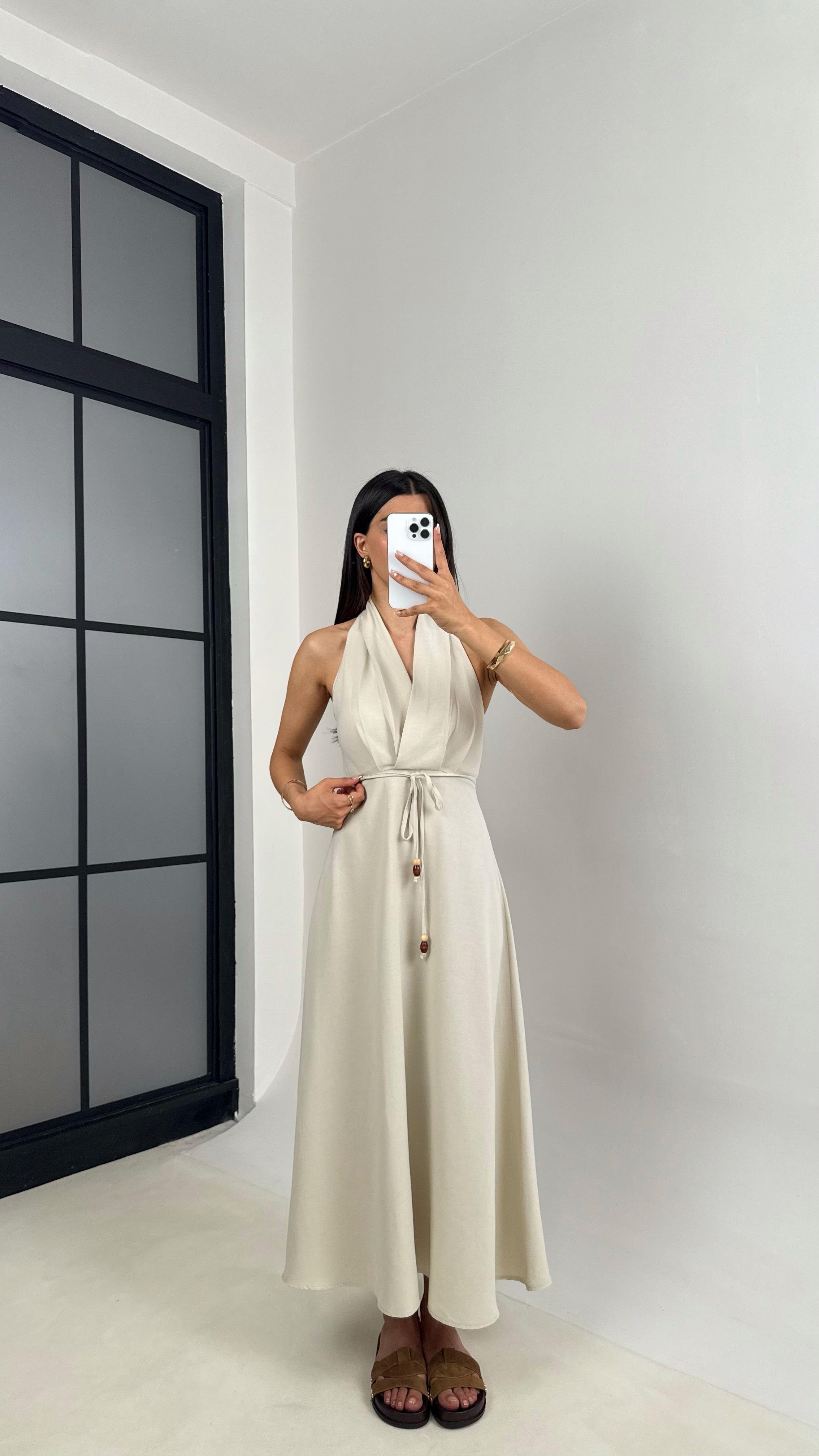 Taş V Yaka Kuşaklı Boyundan Askılı Keten Elbise Gaus00541GausELBİSEGU1002258