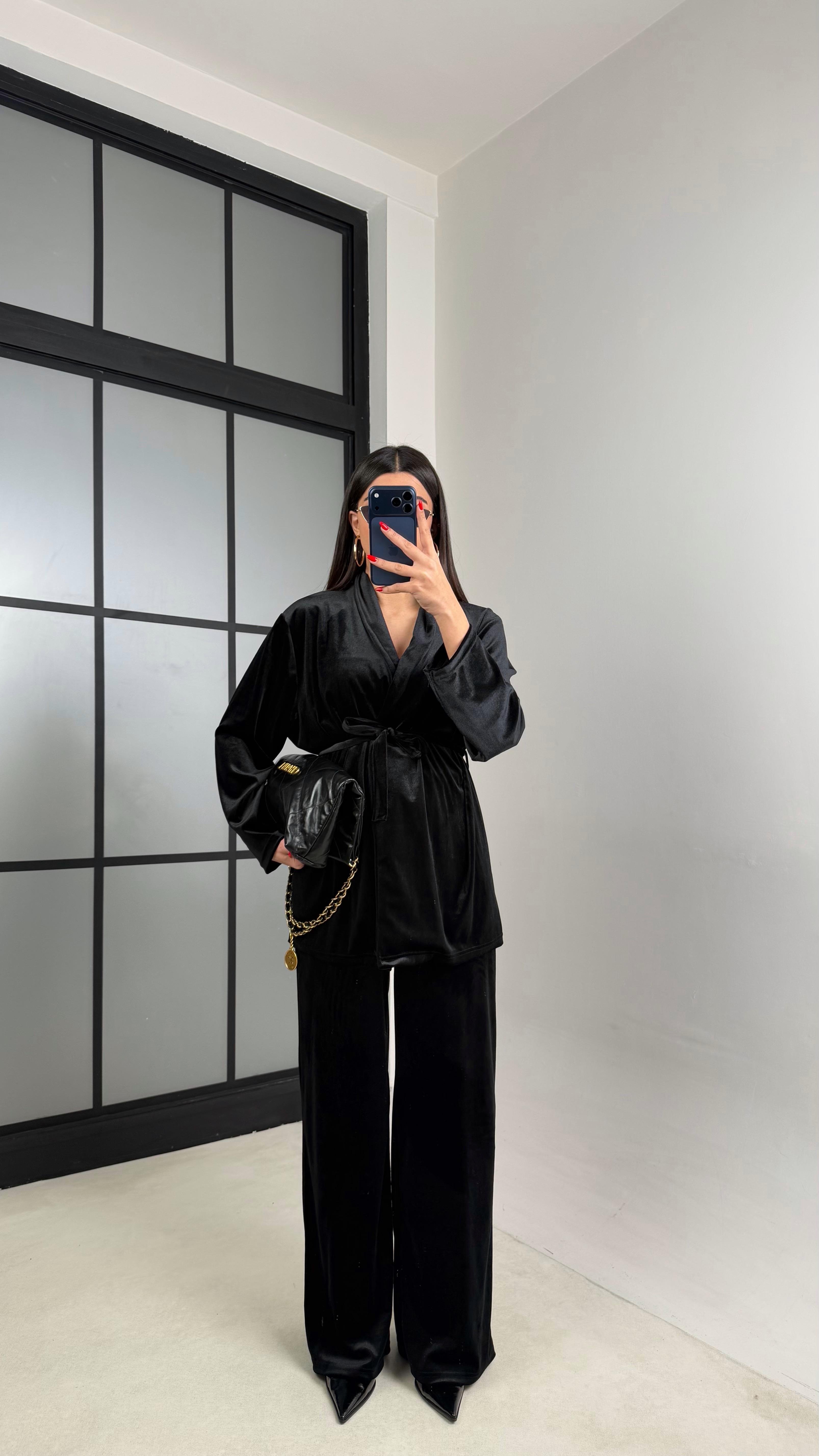 Siyah Kuşaklı Kimono Beli Lastikli Pantolon İkili Kadife Takım GAUS-01015GAUSTAKIMGAUS-01015