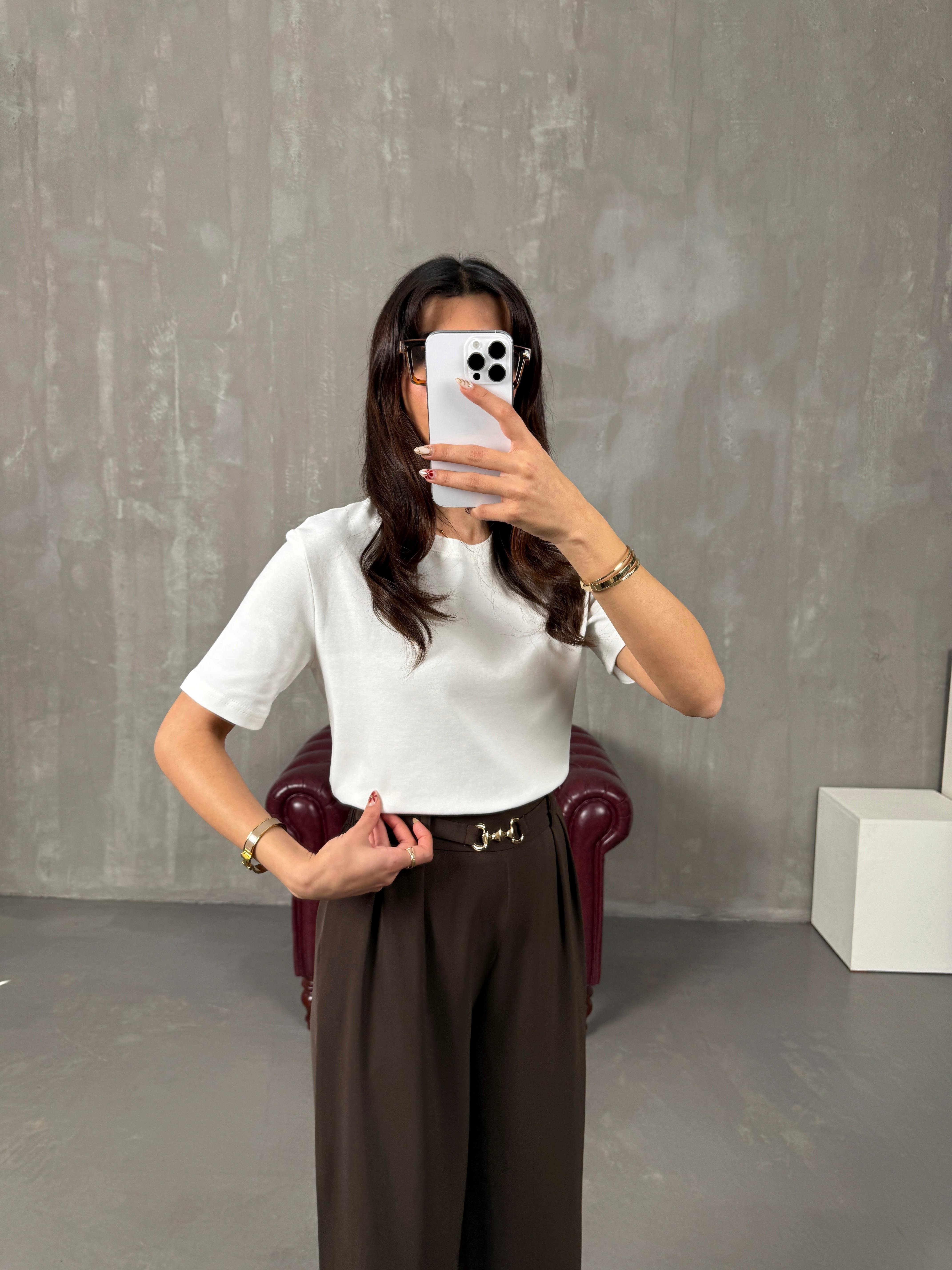 Pube Beyaz Bisiklet Yaka Basic Tshirt