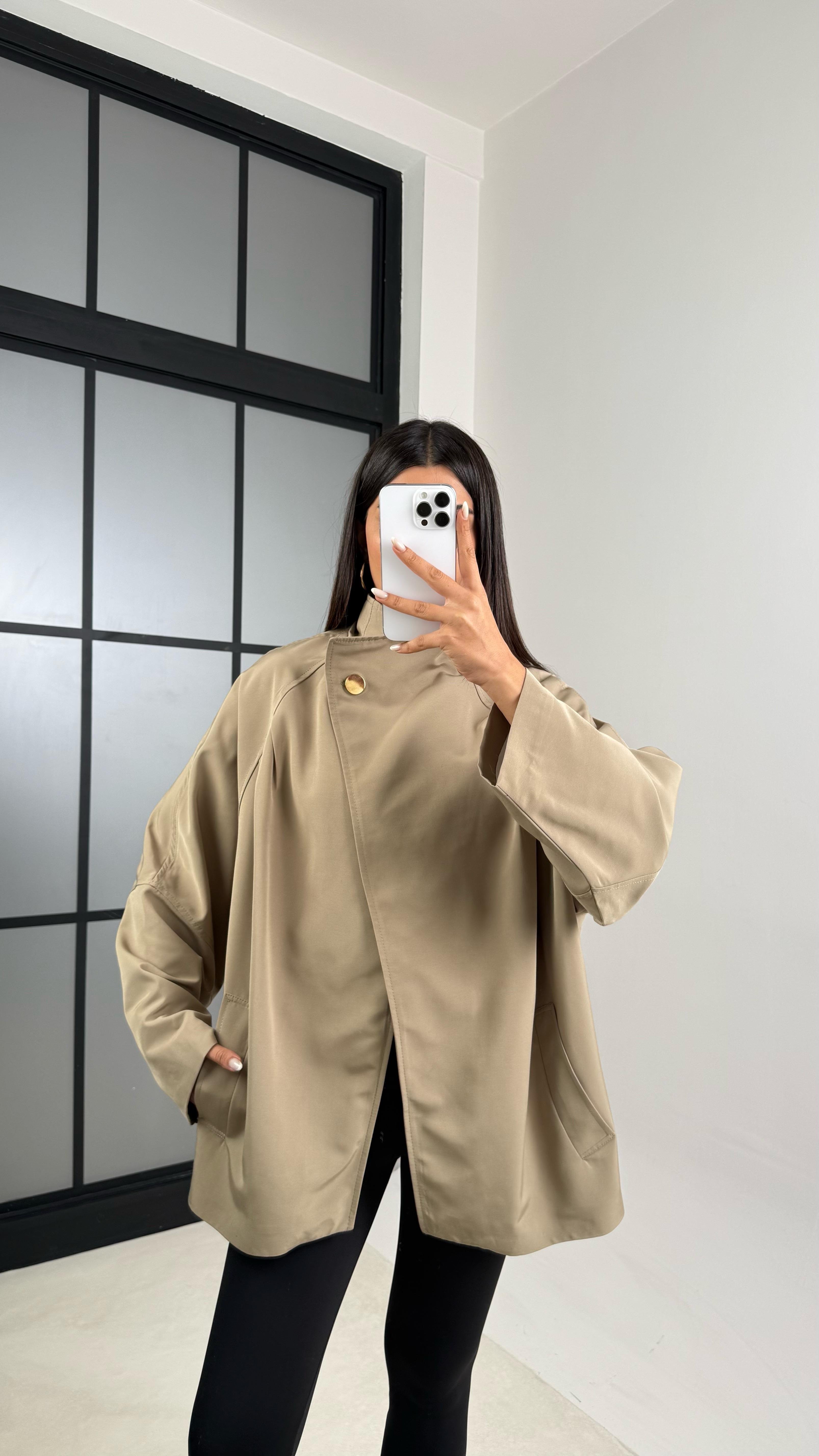 Haki Dik Yaka Cepli Astarlı Asimetrik Tasarım Trençkot GAUS-00476GAUSTRENÇKOTGAUS-00476