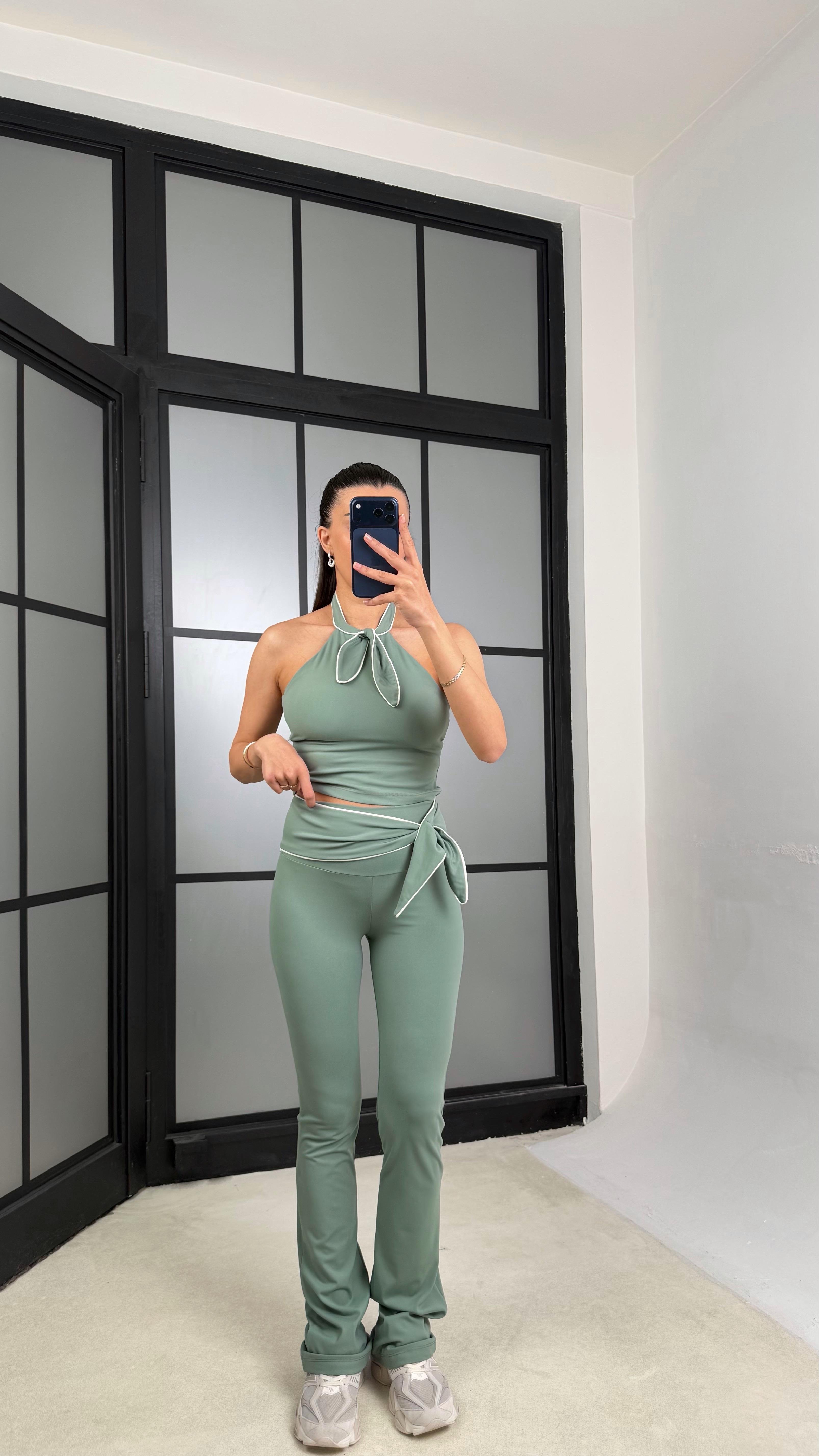 Soft Yeşil OYS Model Fiyonk Detaylı Crop Tayt Takım GAUS-01407GAUSTAKIMGAUS-01407