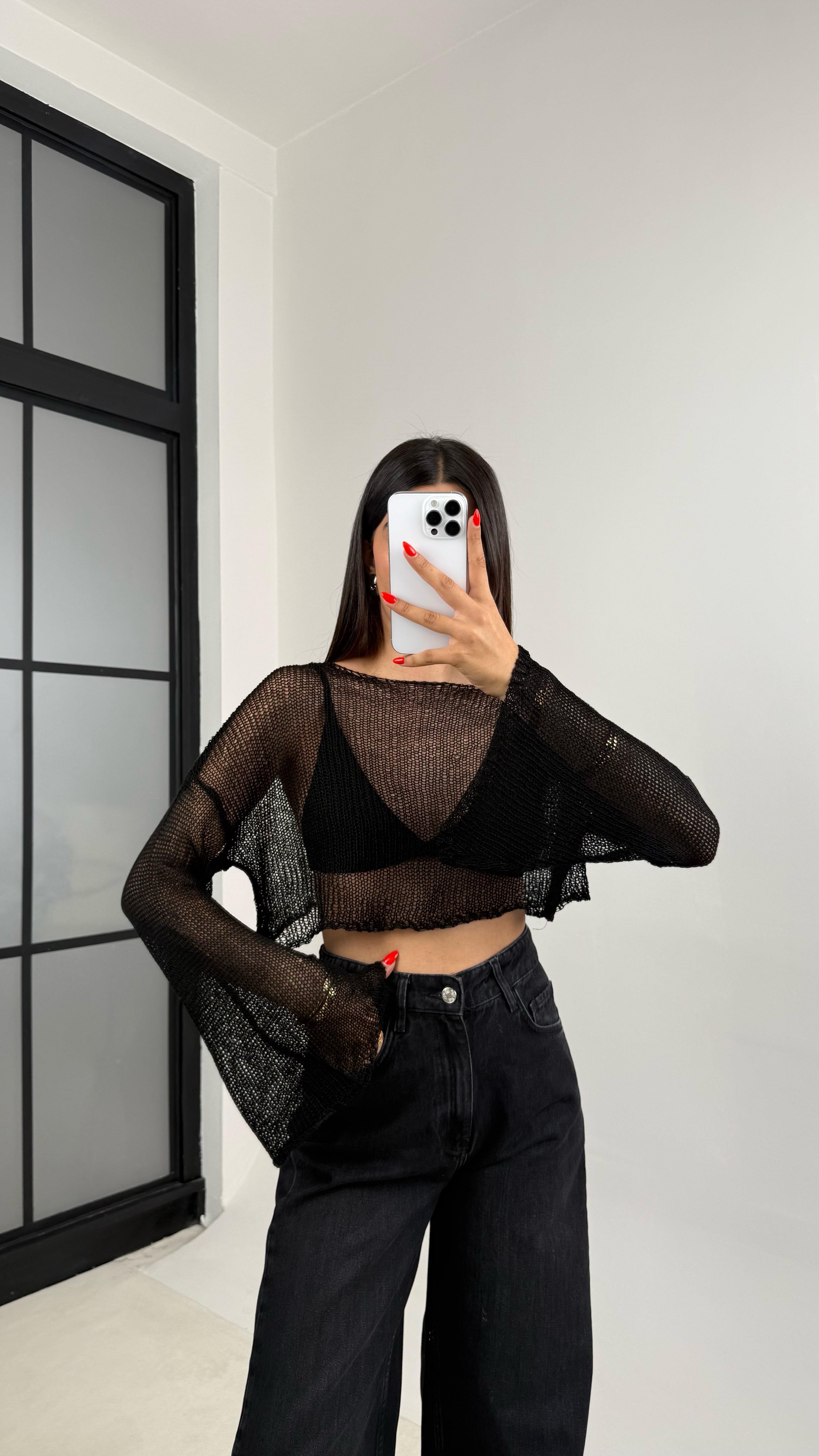 Siyah Kolu Volanlı Merserize Bluz GAUS-0061GAUSBLUZGAUS-0061