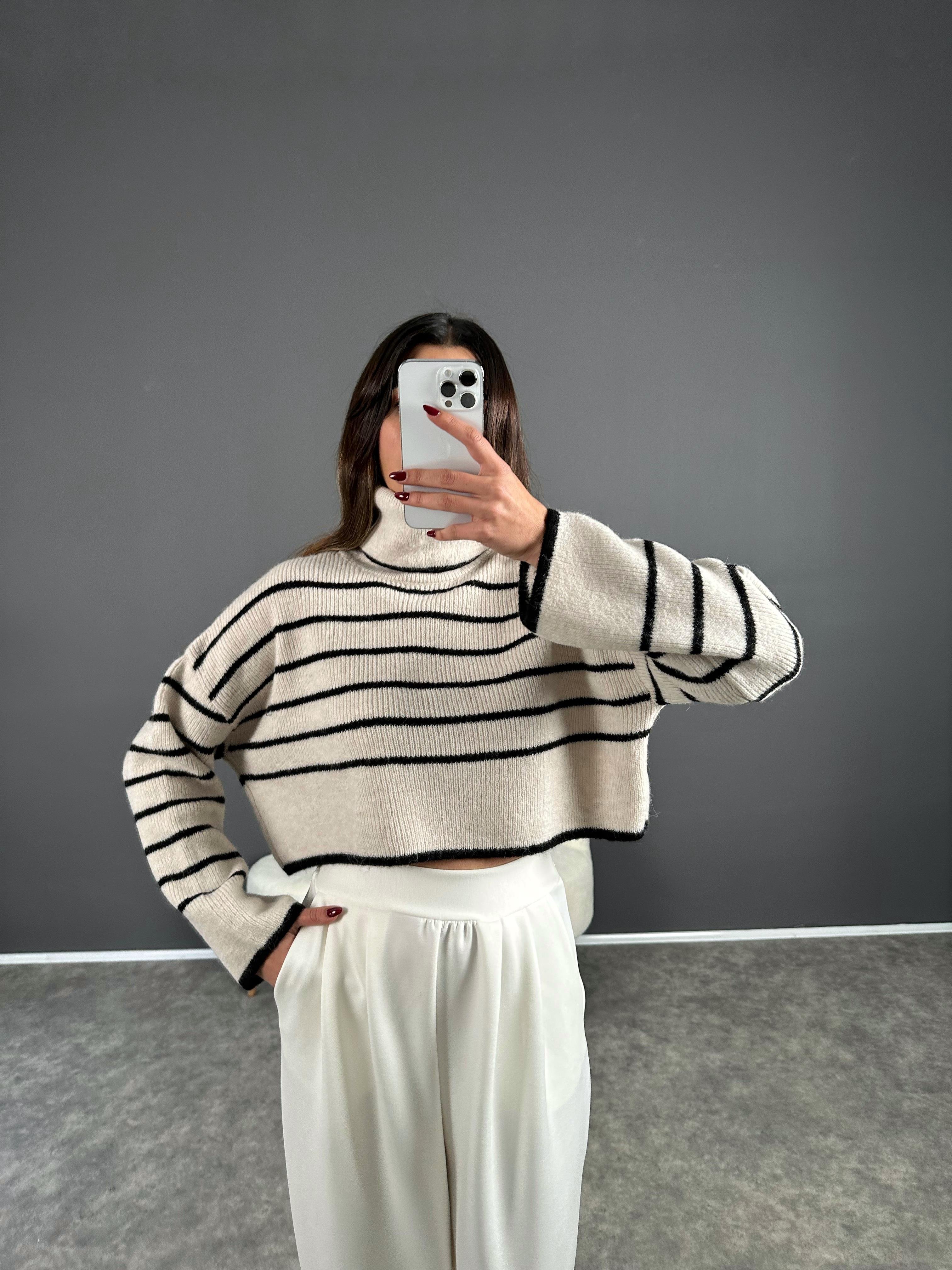 Sia Çizgili Yumoş Balıkçı Yaka Triko Kazak 