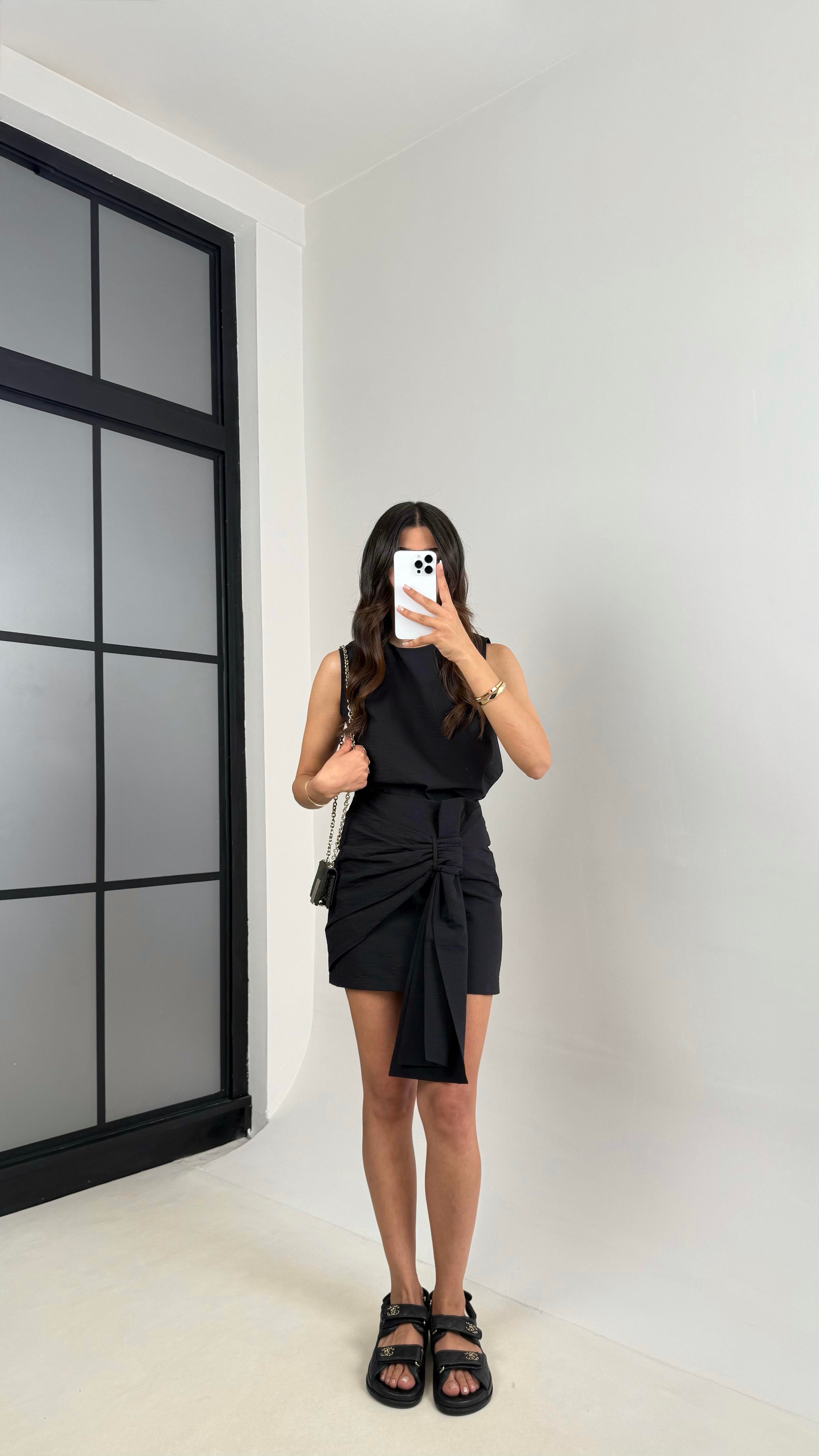 Siyah Bluz Fiyonk Detaylı Etek İkili Tencel Takım Gaus00525GausTAKIMGU1002231