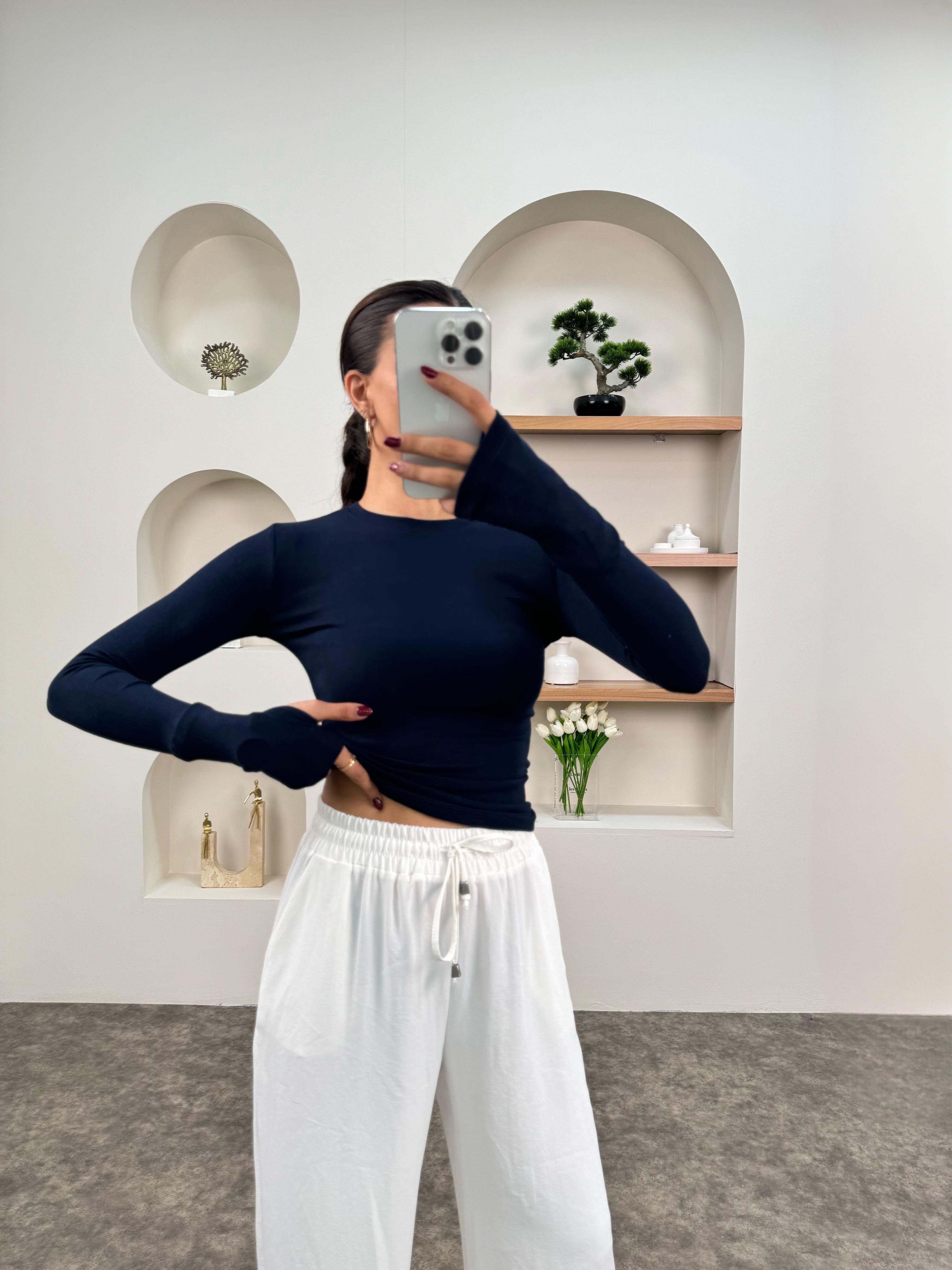 Odri Lacivert Oys Modal Kumaş Bisiklet Yaka El Detaylı Bluz