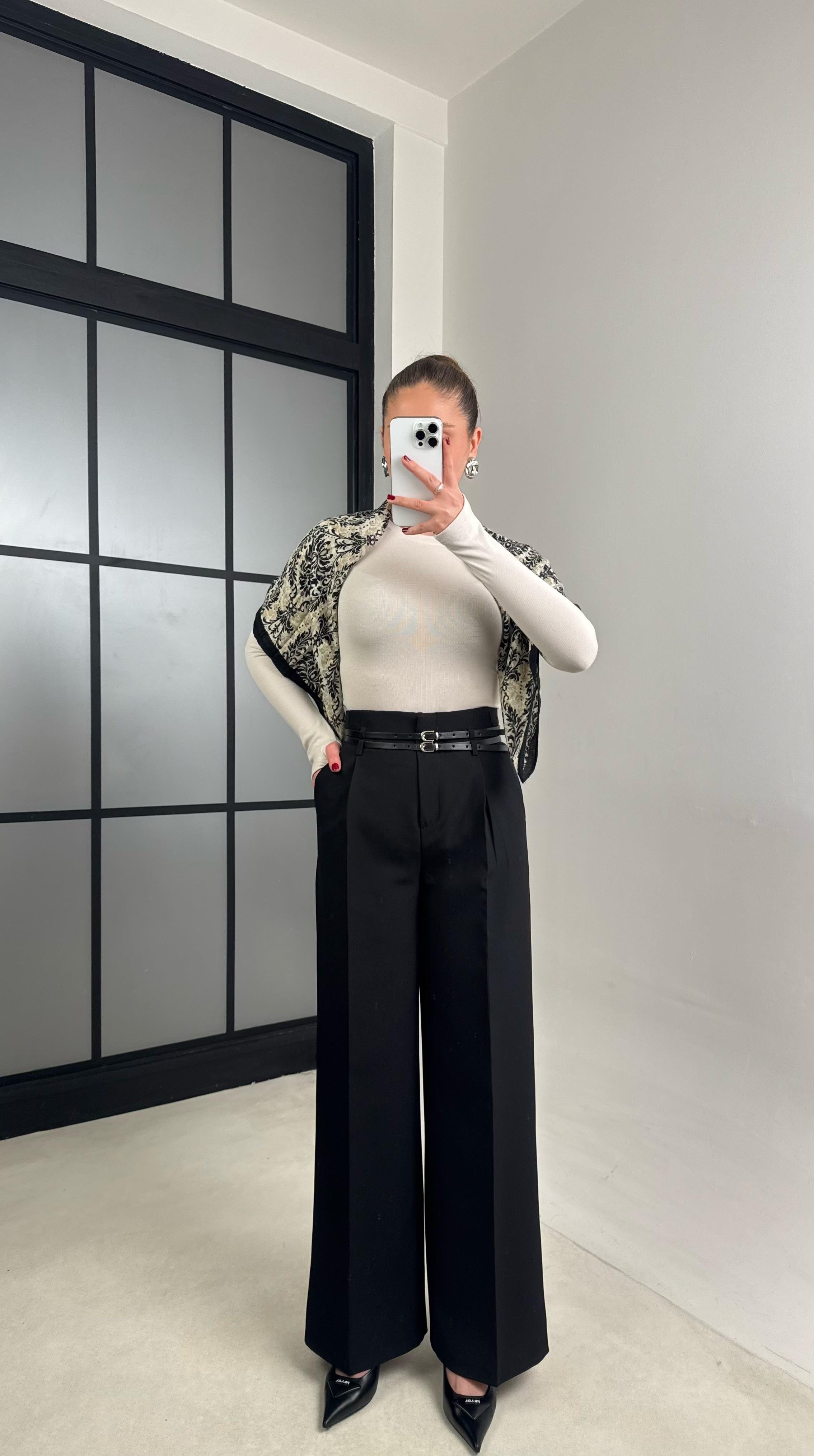 Siyah Çift Kemerli Pileli Kumaş Pantolon GAUS-00896GAUSPANTOLONGAUS-00896