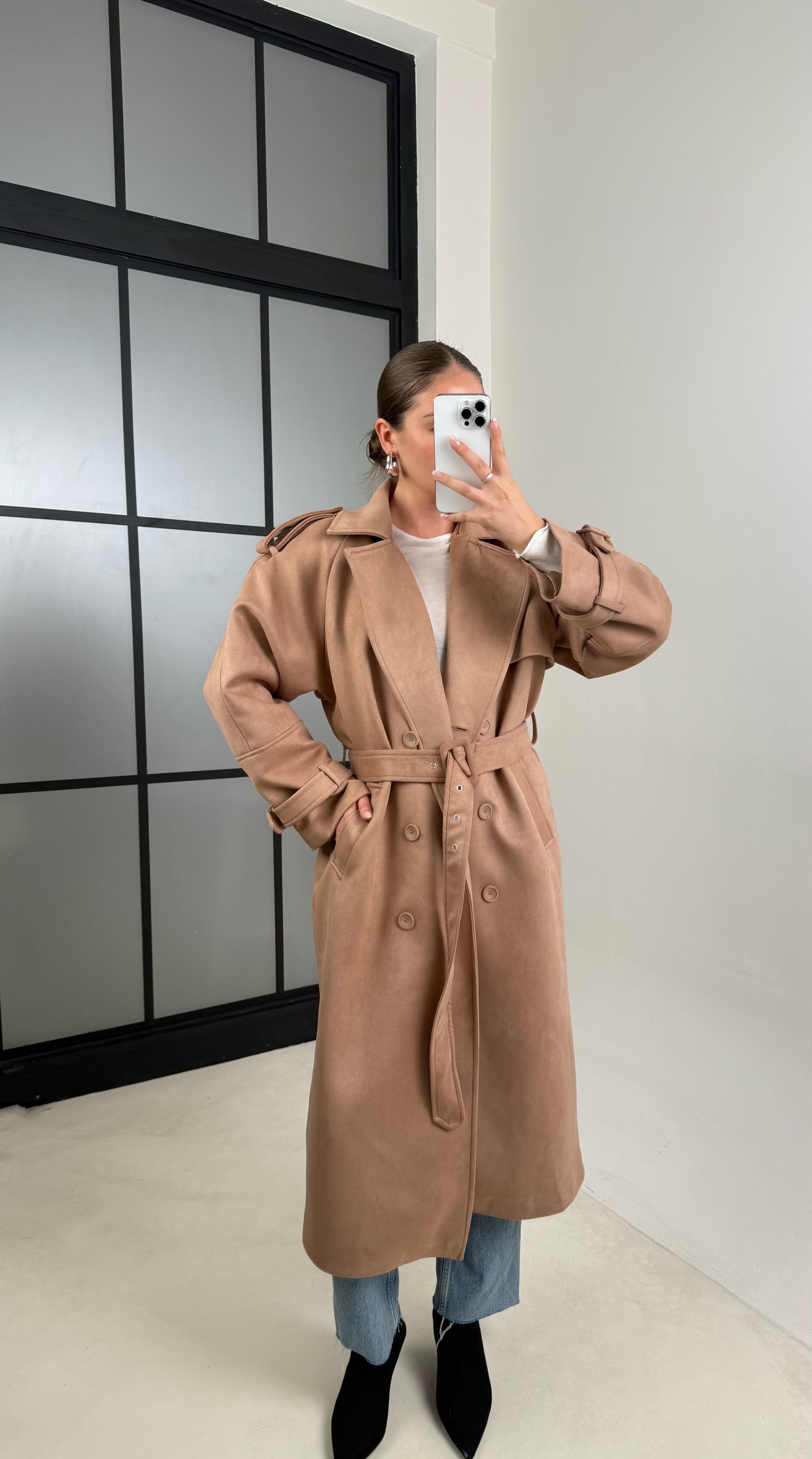 Bej Düğmeli Kemerli Süet Trençkot GAUS-00487GAUSTRENÇKOTGAUS-00487