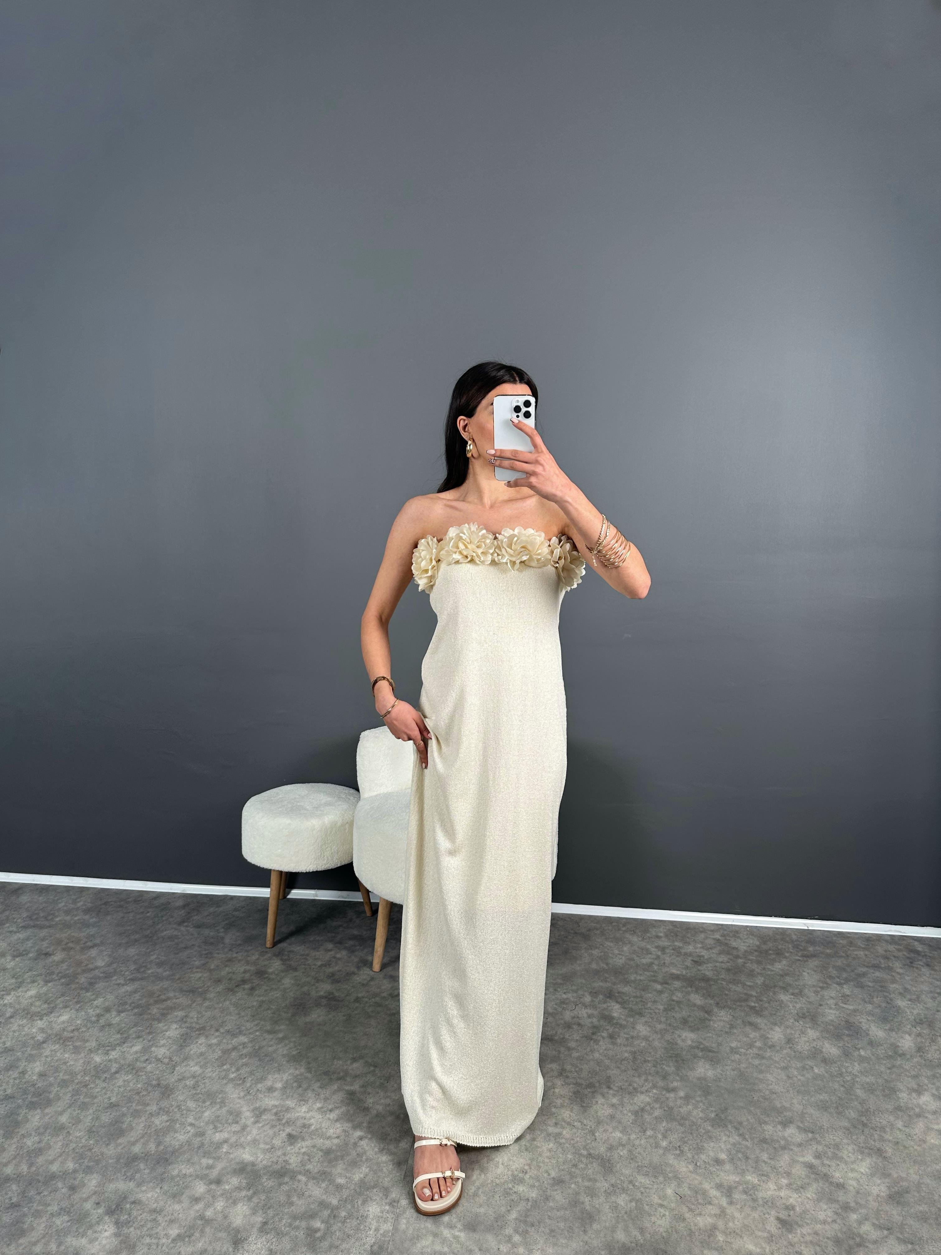 Look Krem Gül Detaylı Straplez Astarlı Elbise GausELBİSEGU007946
