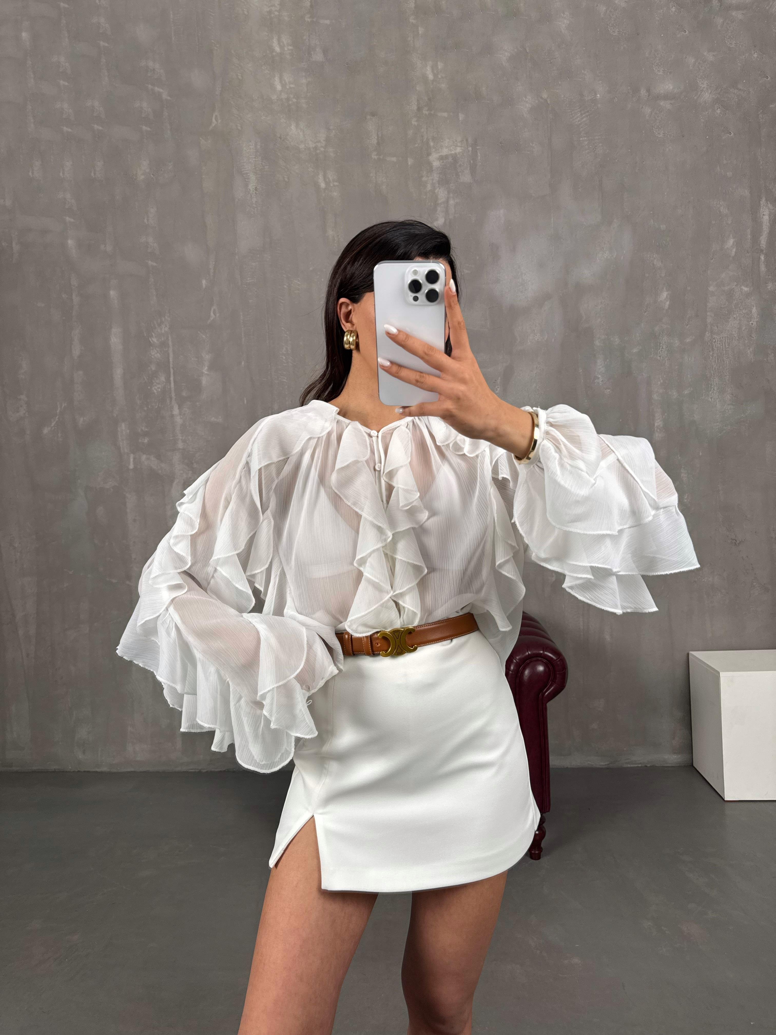 قميص أبيض قماش مزيج شيفون بأزرار كشكش Gaus00051