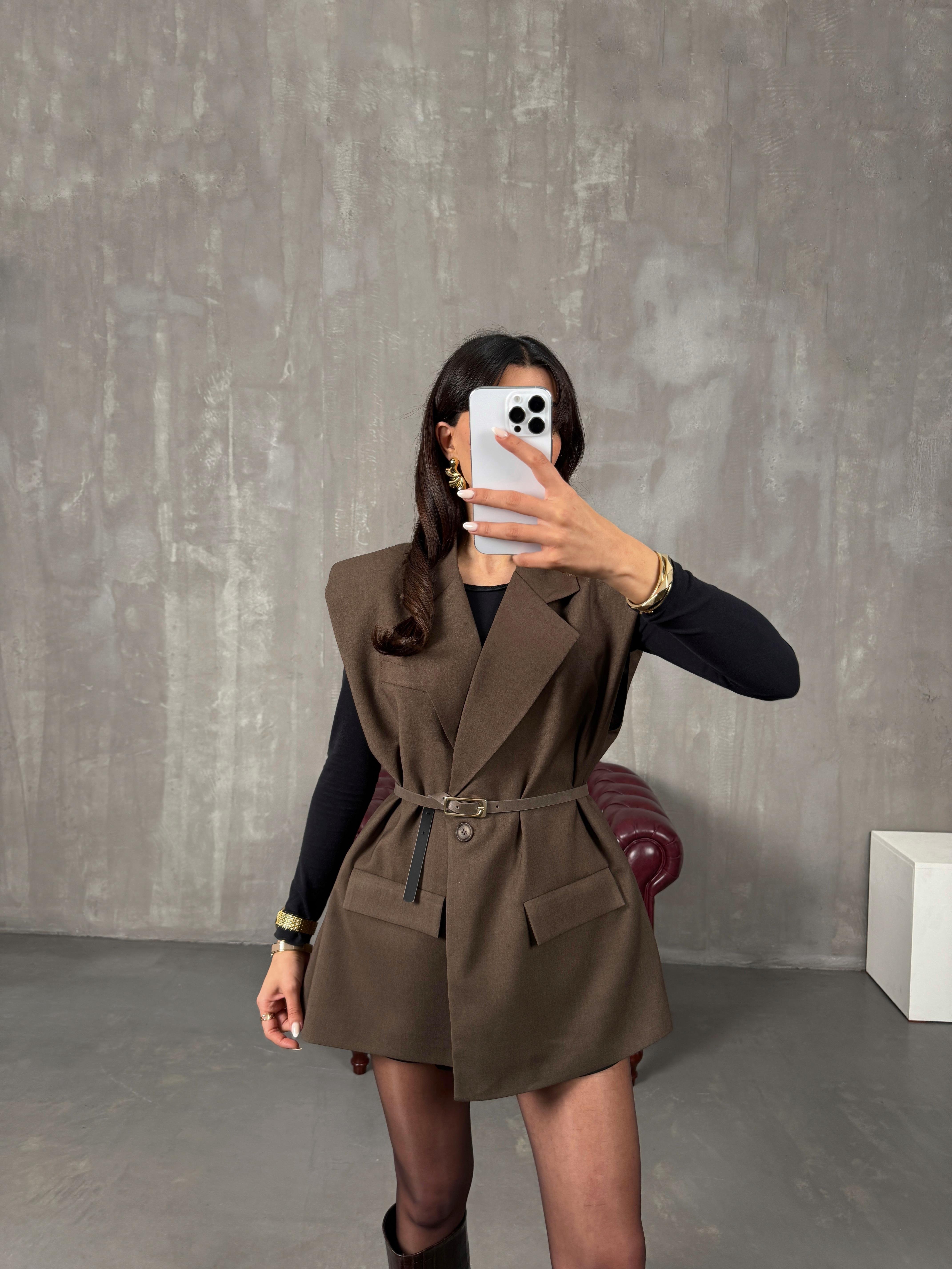 ميشيل جيليه بني مبطنّة مع حزام