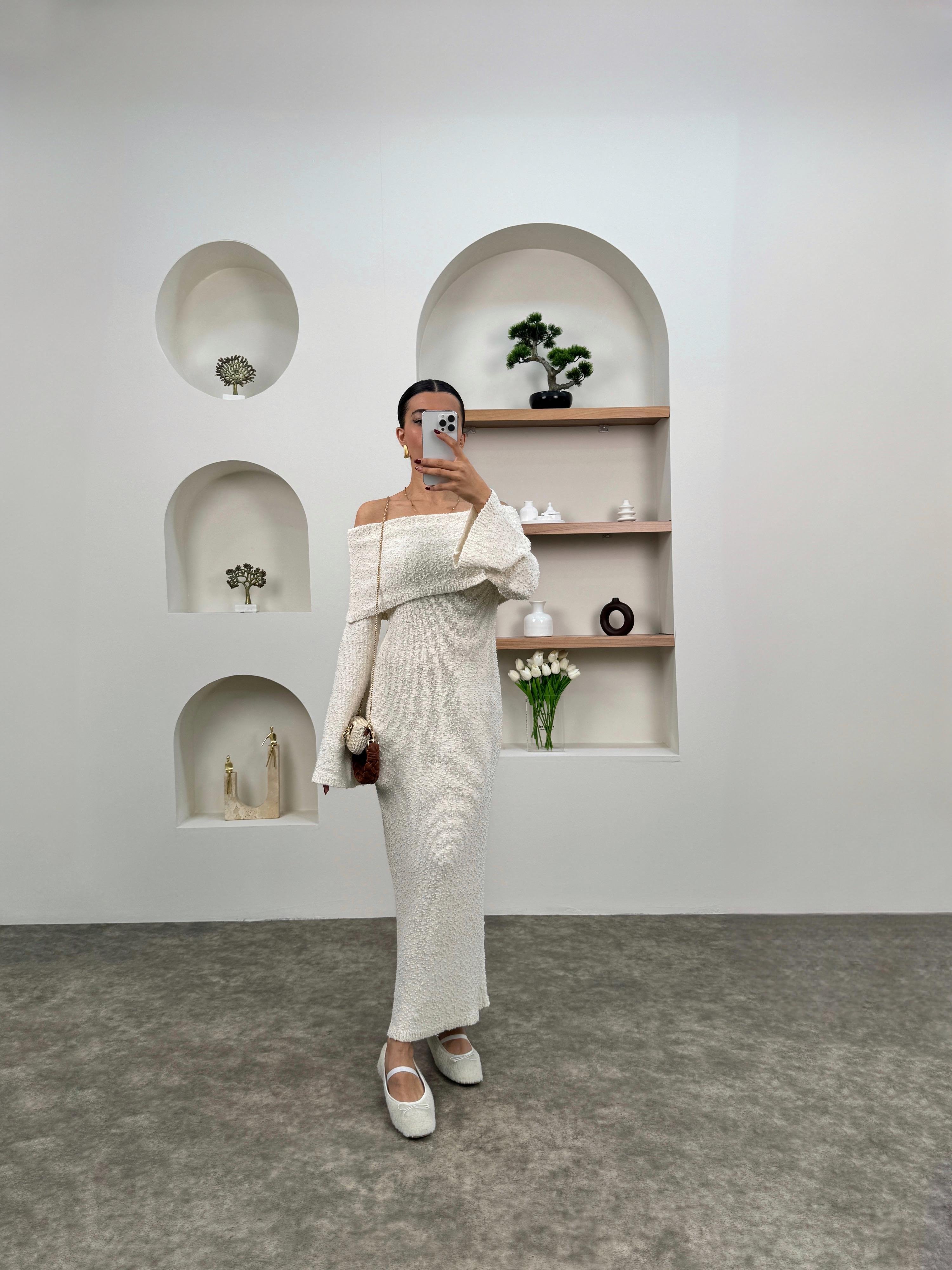 Nancy Ekru Kayık Yaka Triko Tasarım Elbise