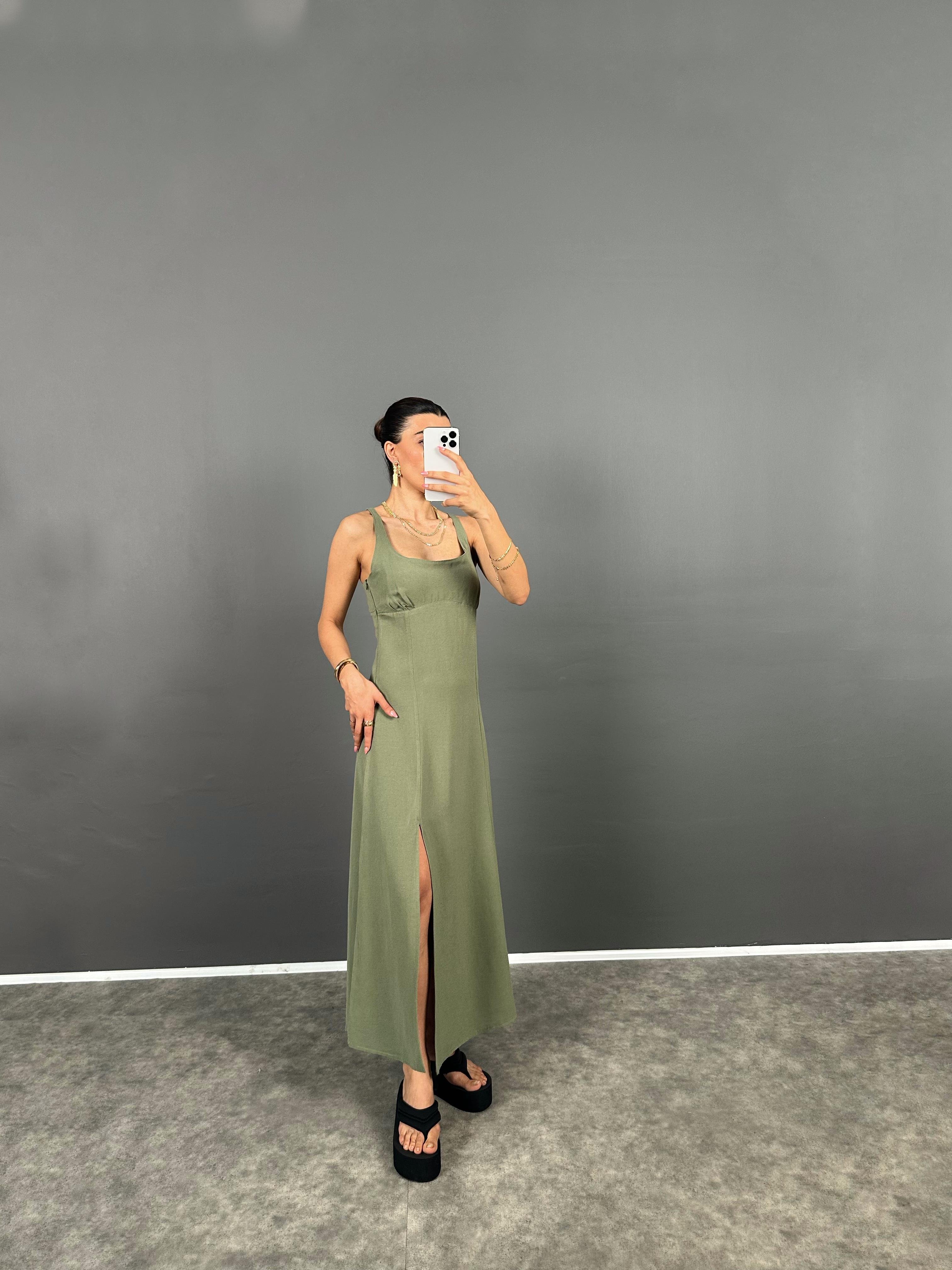 Uxor Haki Askılı Yırtmaçlı Uzun ZR Model Keten ElbiseGausELBİSEGU008661