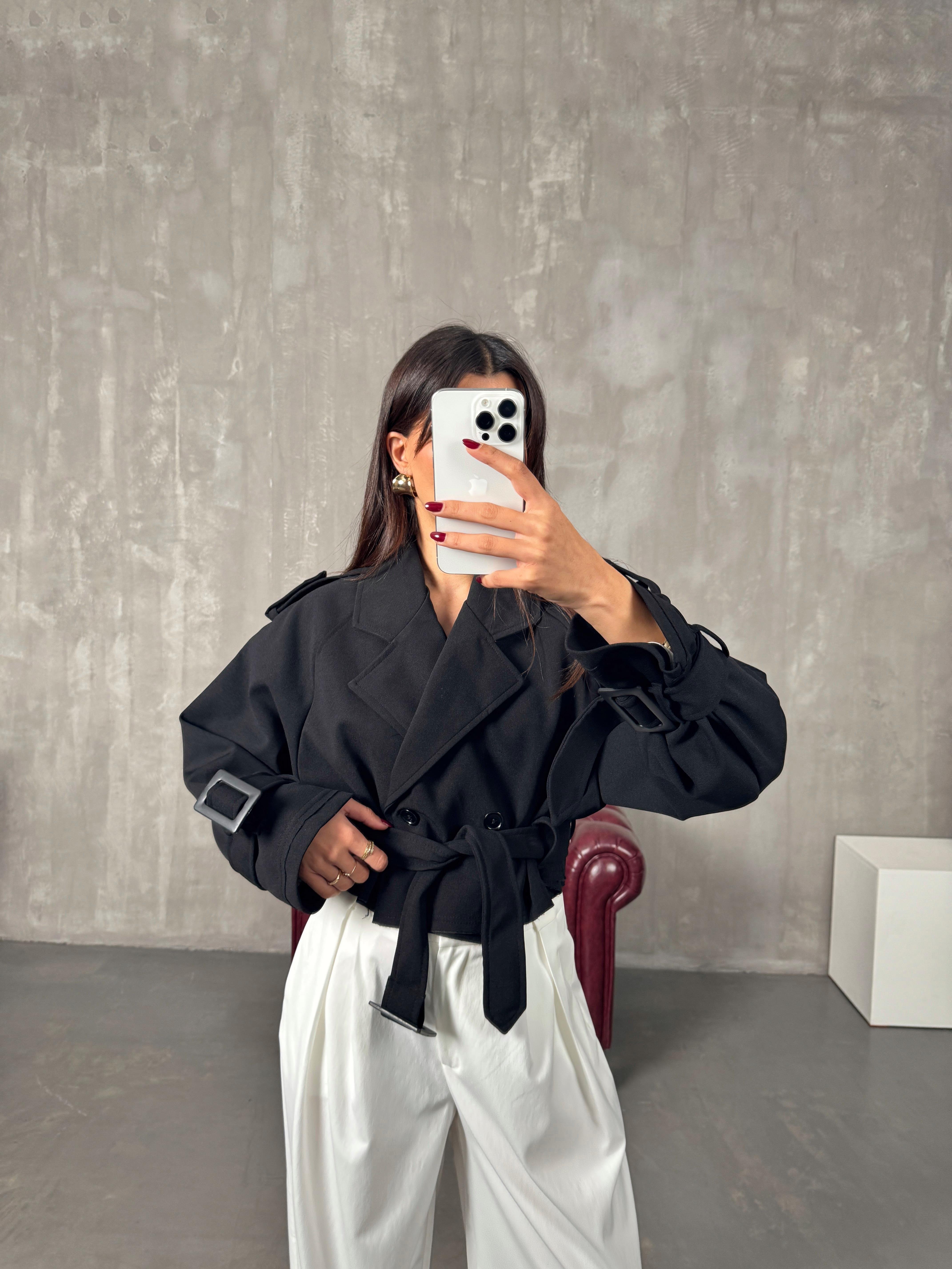 Stela Siyah Astarlı Kısa TrençkotGausCEKETGU00903994