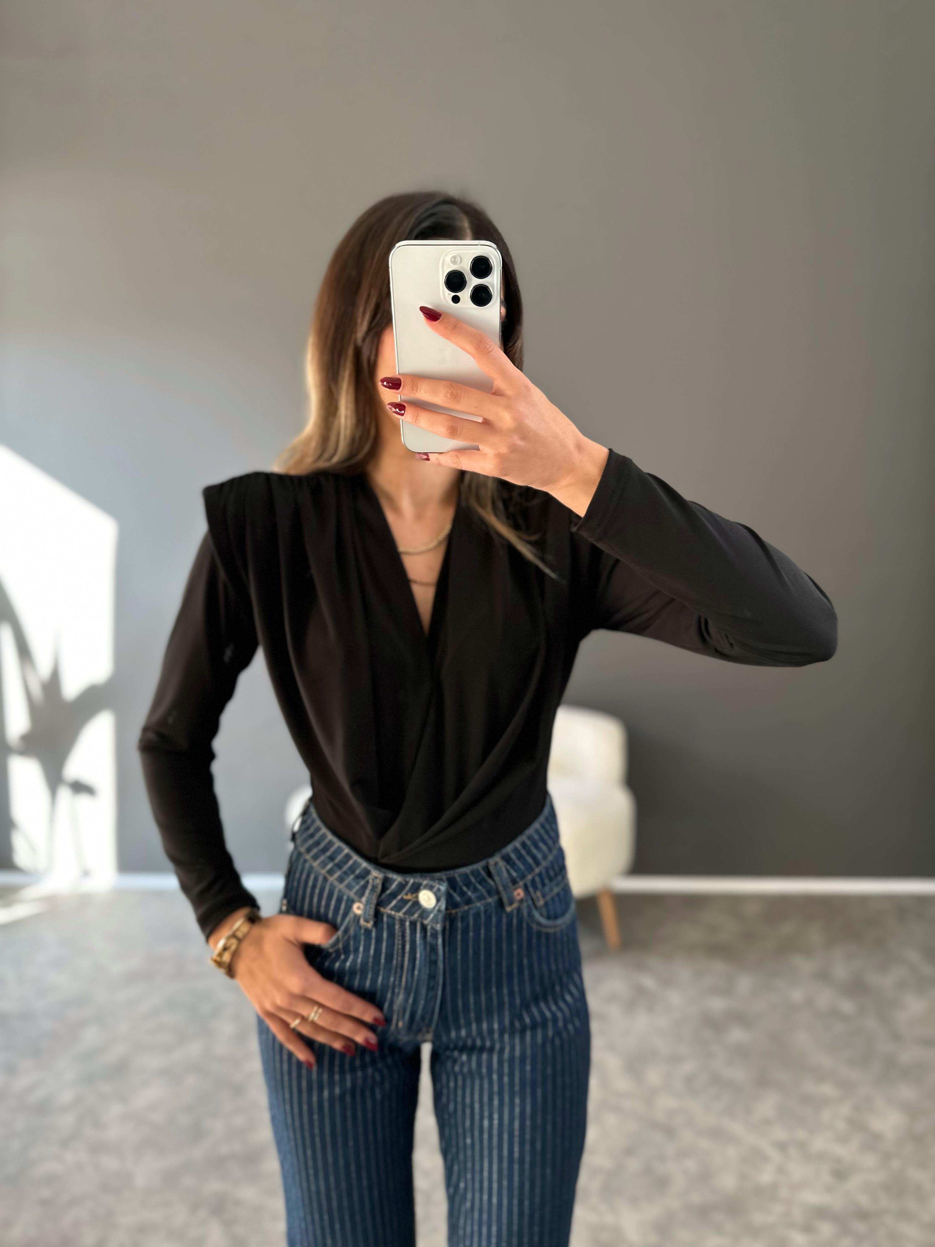 Siyah V yaka Vatkalı Drapeli BodysuitGausBODYSUİTGU003009