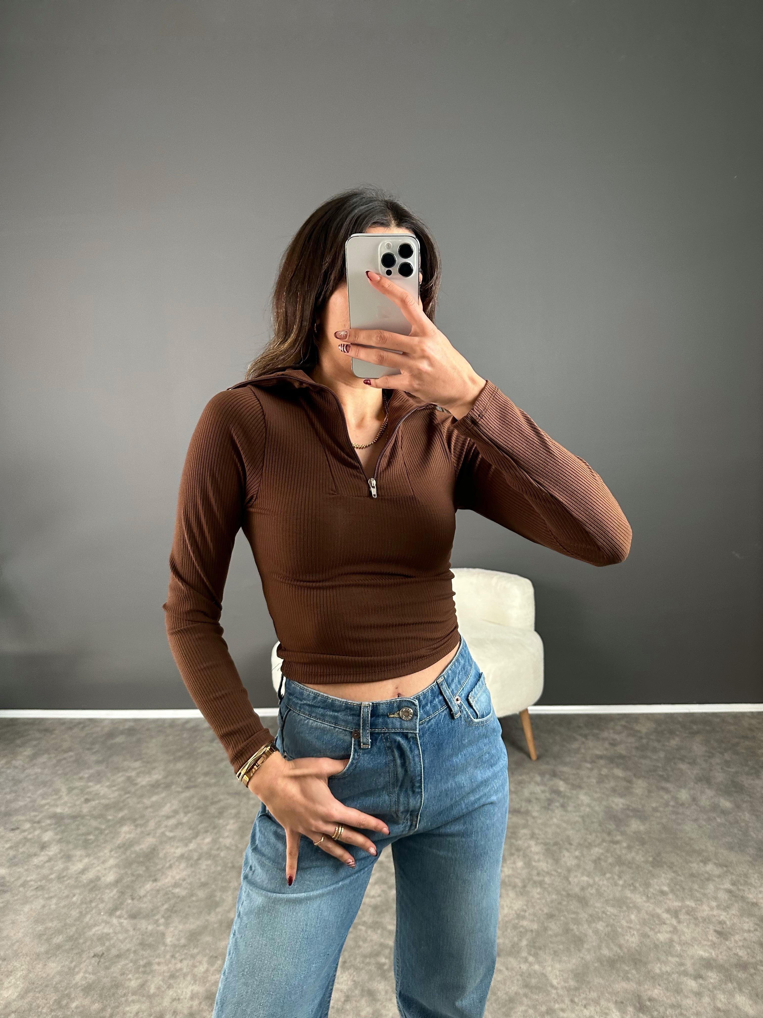 Kahverengi Fermuarlı Triko Crop