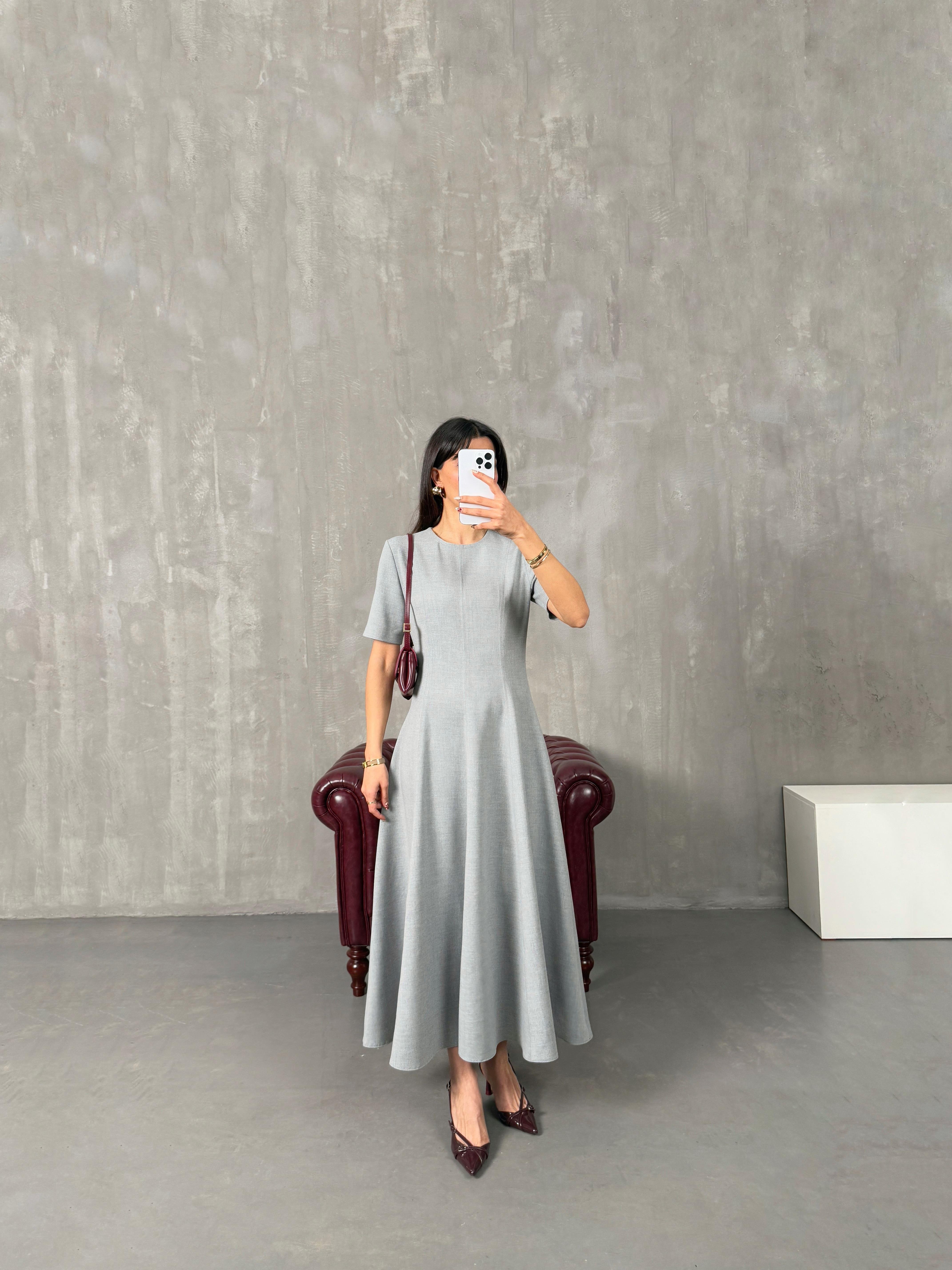 سيّنا فستان رمادي تصميم بريميوم قماش بوليفيسكوز