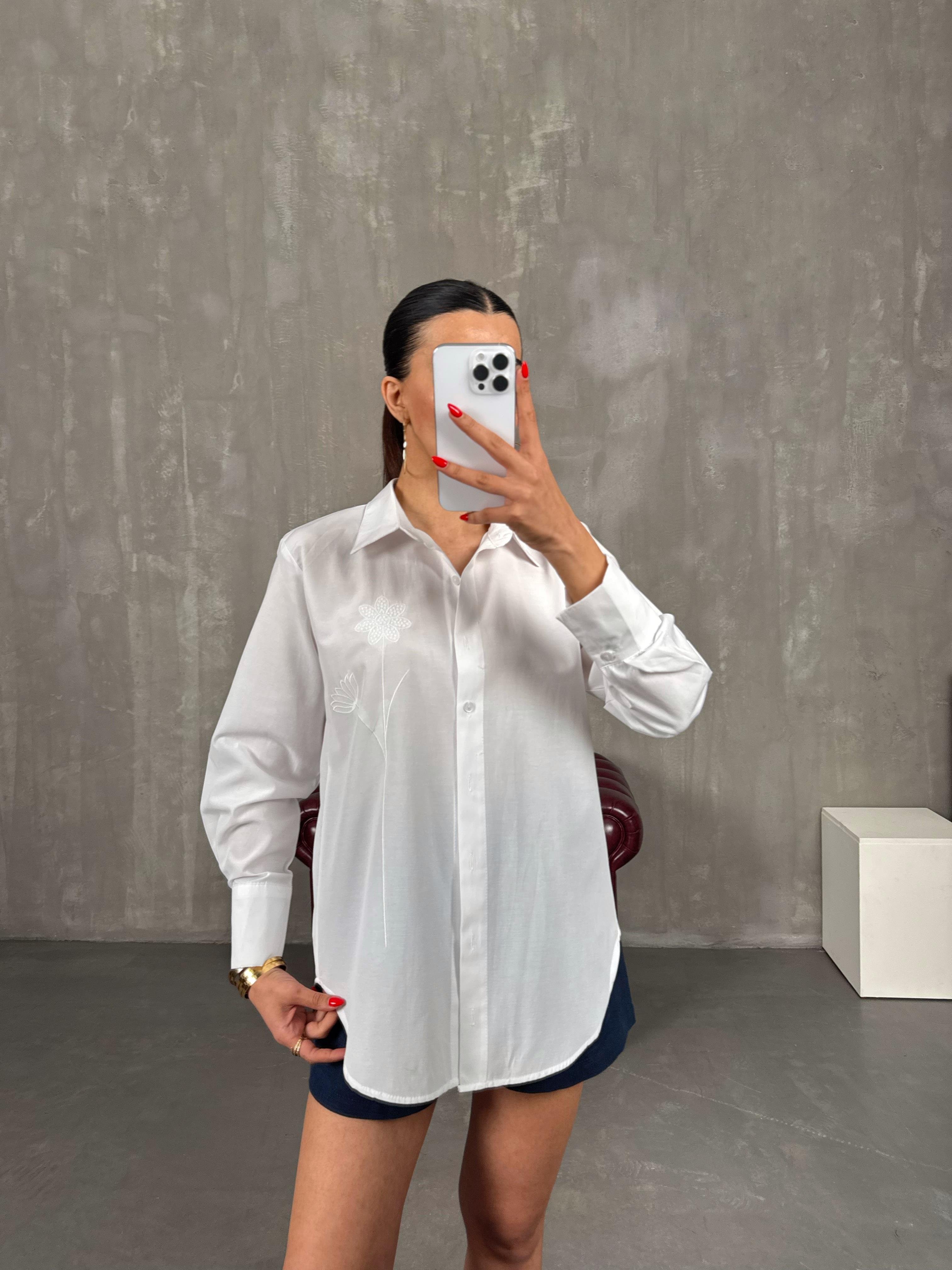 Beyaz Çiçek Nakışlı Gömlek Gaus00211GausGÖMLEKGU1001494