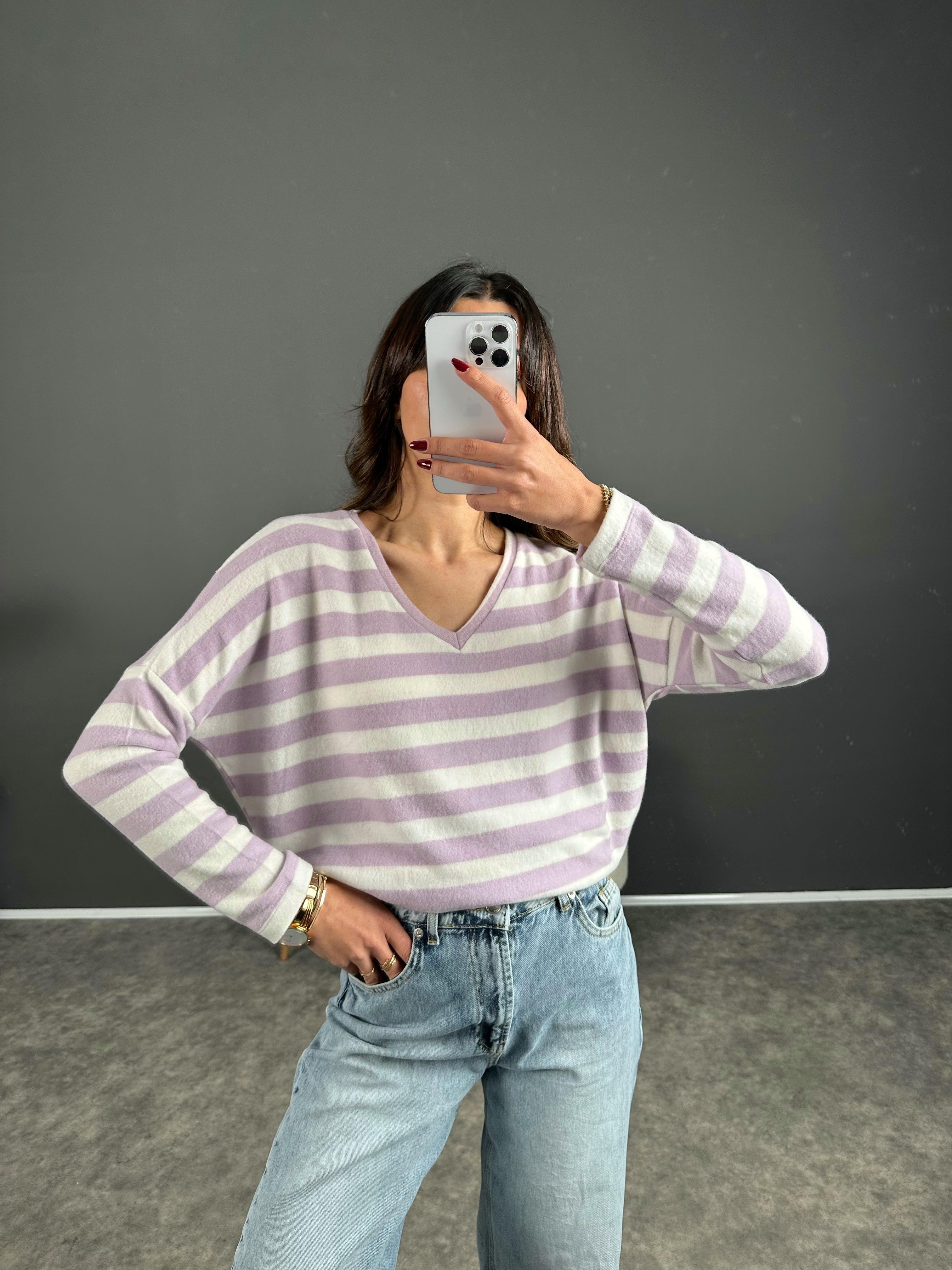 Yumoş Lila Çizgili Bluz