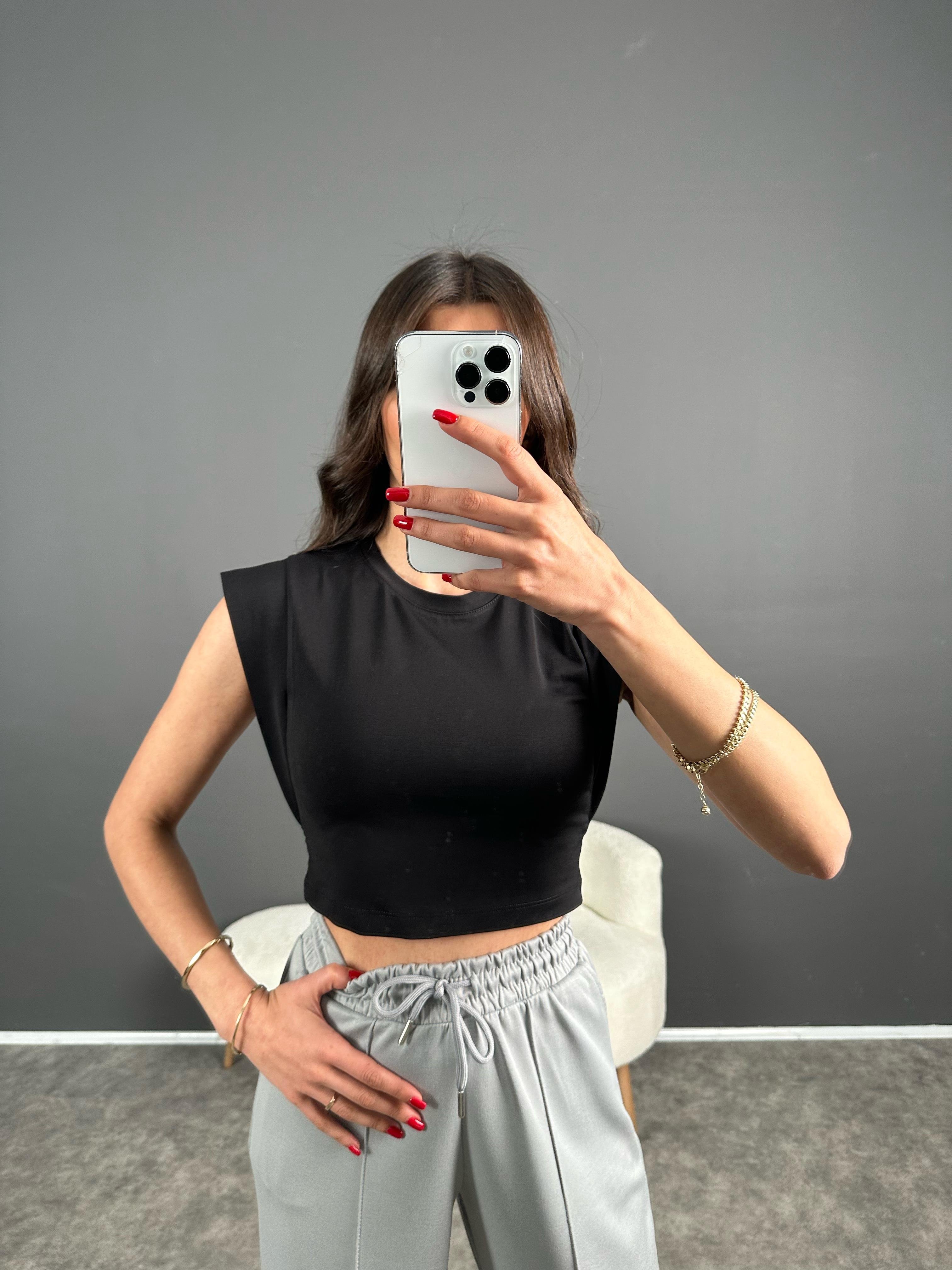 Siyah Kol Detaylı Crop Tshirt