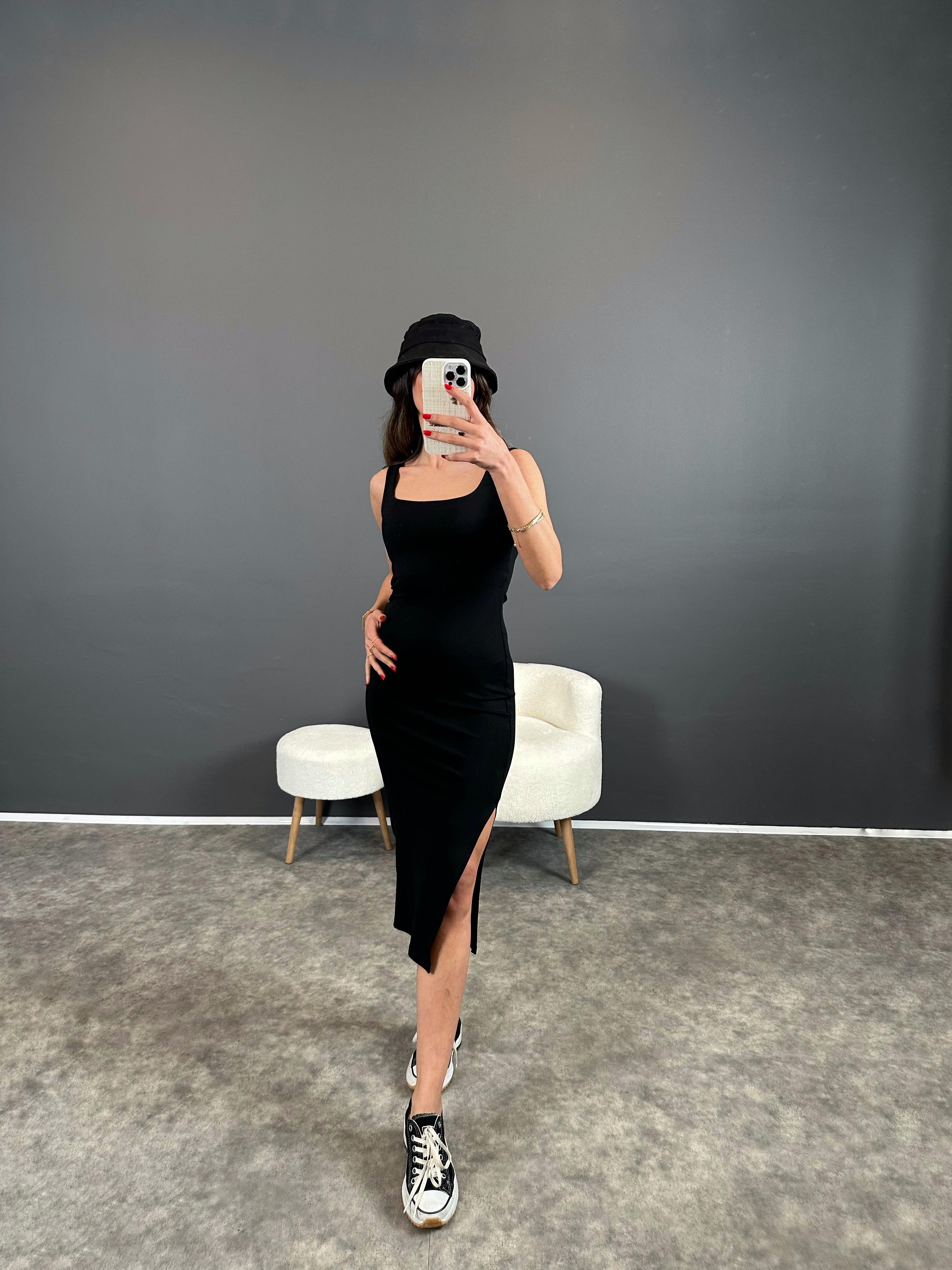 Siyah Basic Likralı Yandan Yırtmaçlı Elbise GausELBİSEGU004372