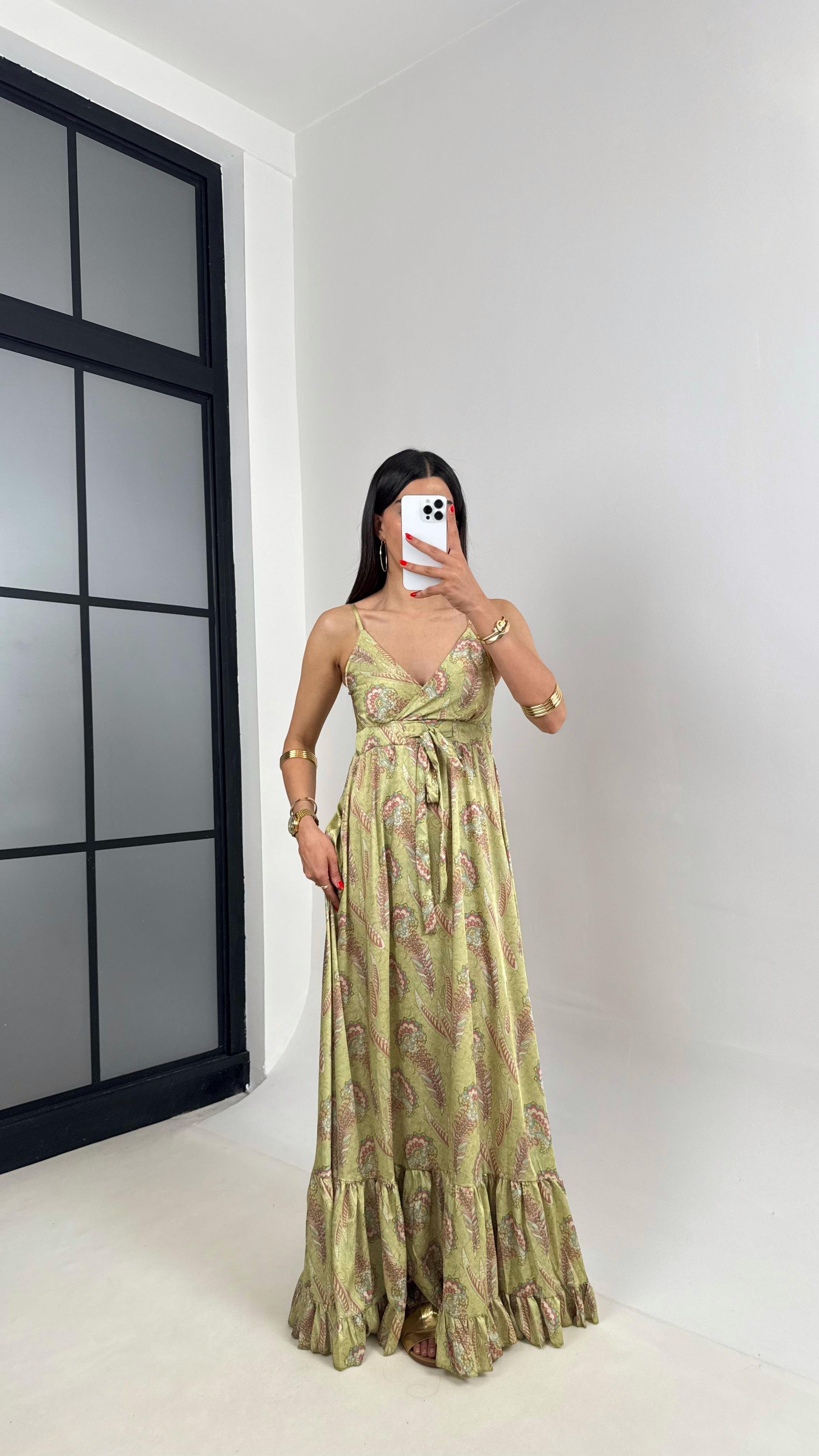 Yeşil Etnik Desenli Ayarlanabilir Askılı Sırt Dekolteli Yumuşak Saten Elbise Gaus00489GausELBİSEGU1002147