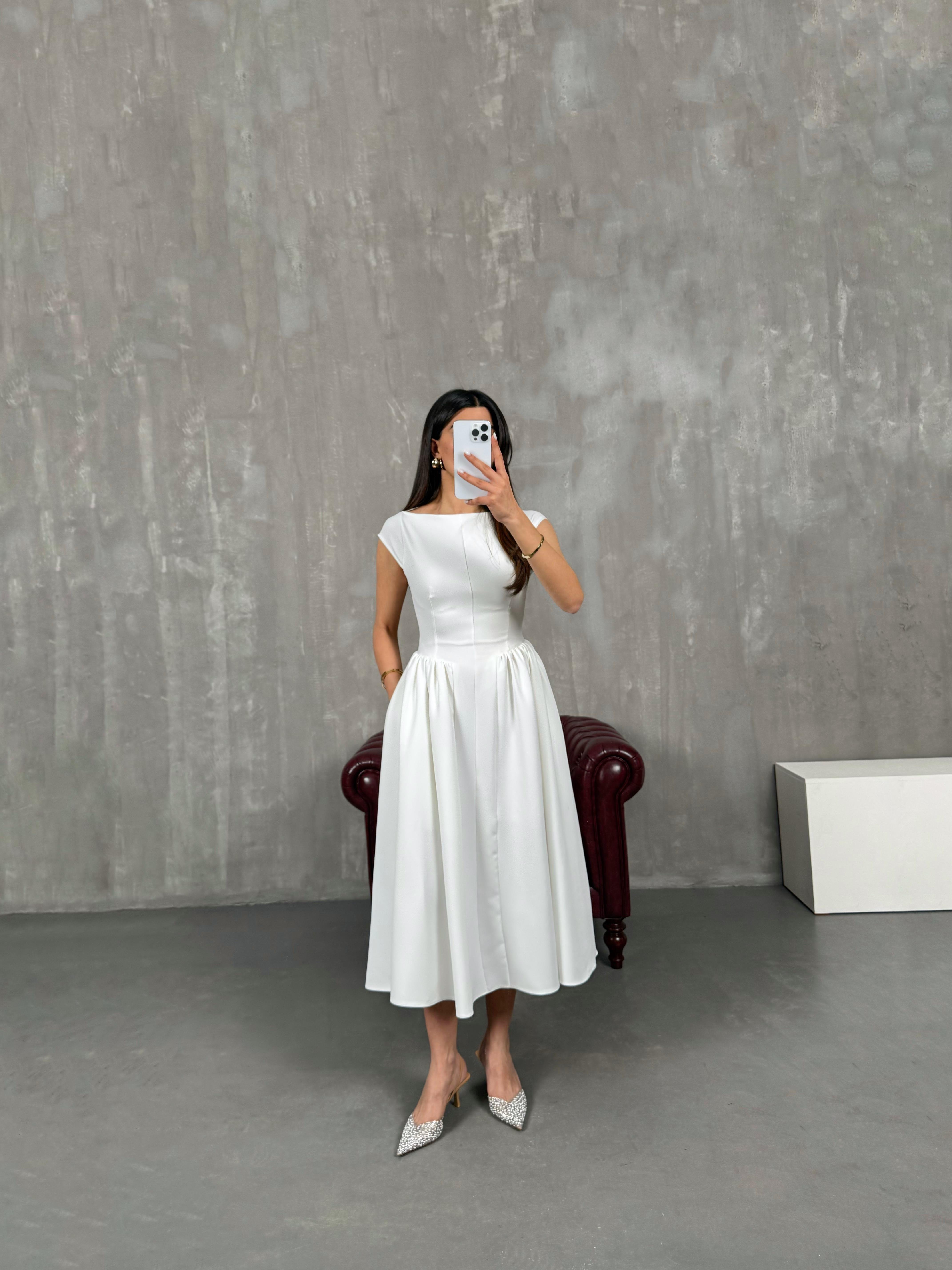 فستان أبيض مبطّن بديكولتيه ظهر مع سحاب وجيب Gaus00063