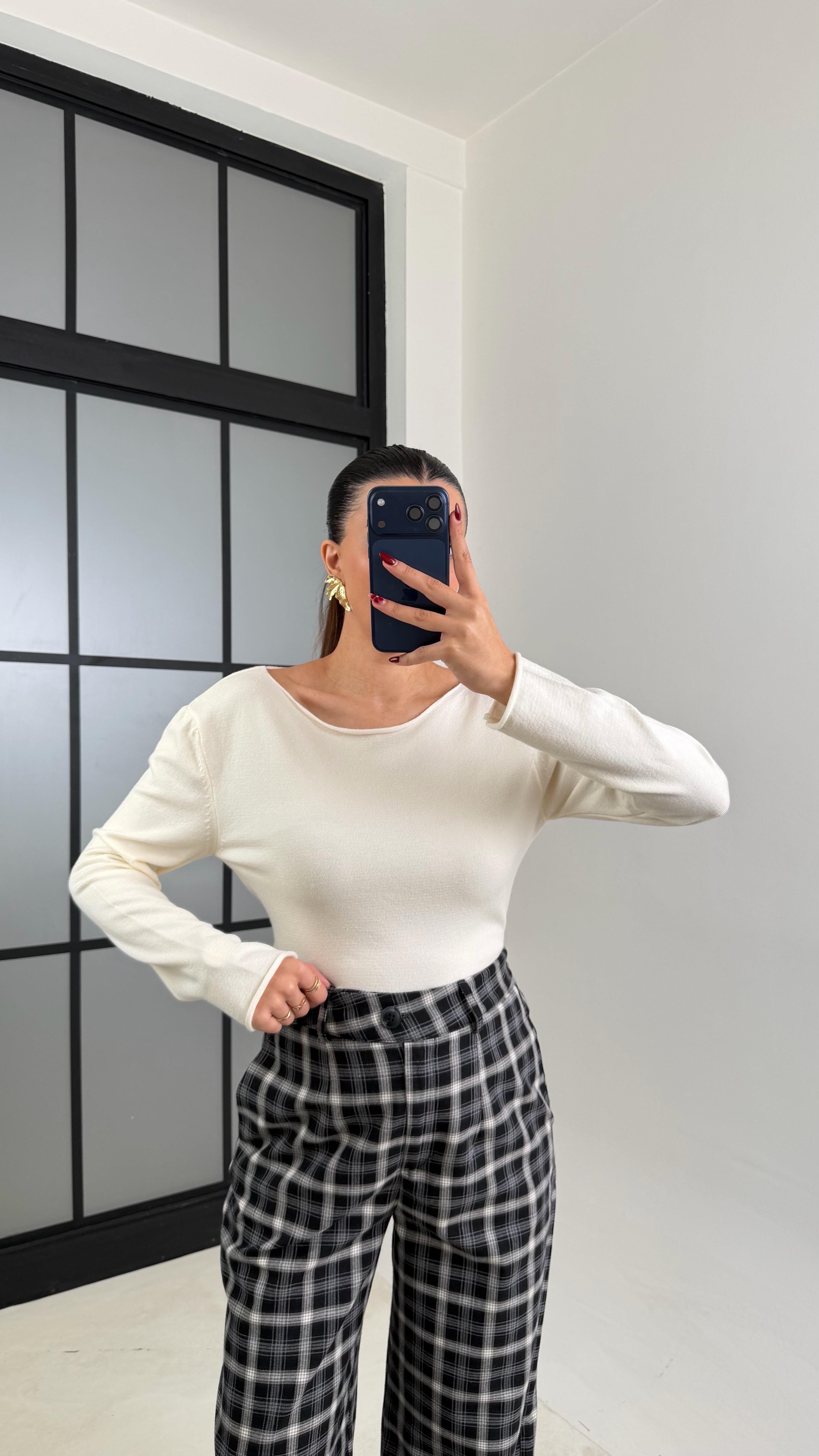 Krem Yumuşak Dokulu MD Muadil Bluz GAUS-00789GAUSBLUZGAUS-00789