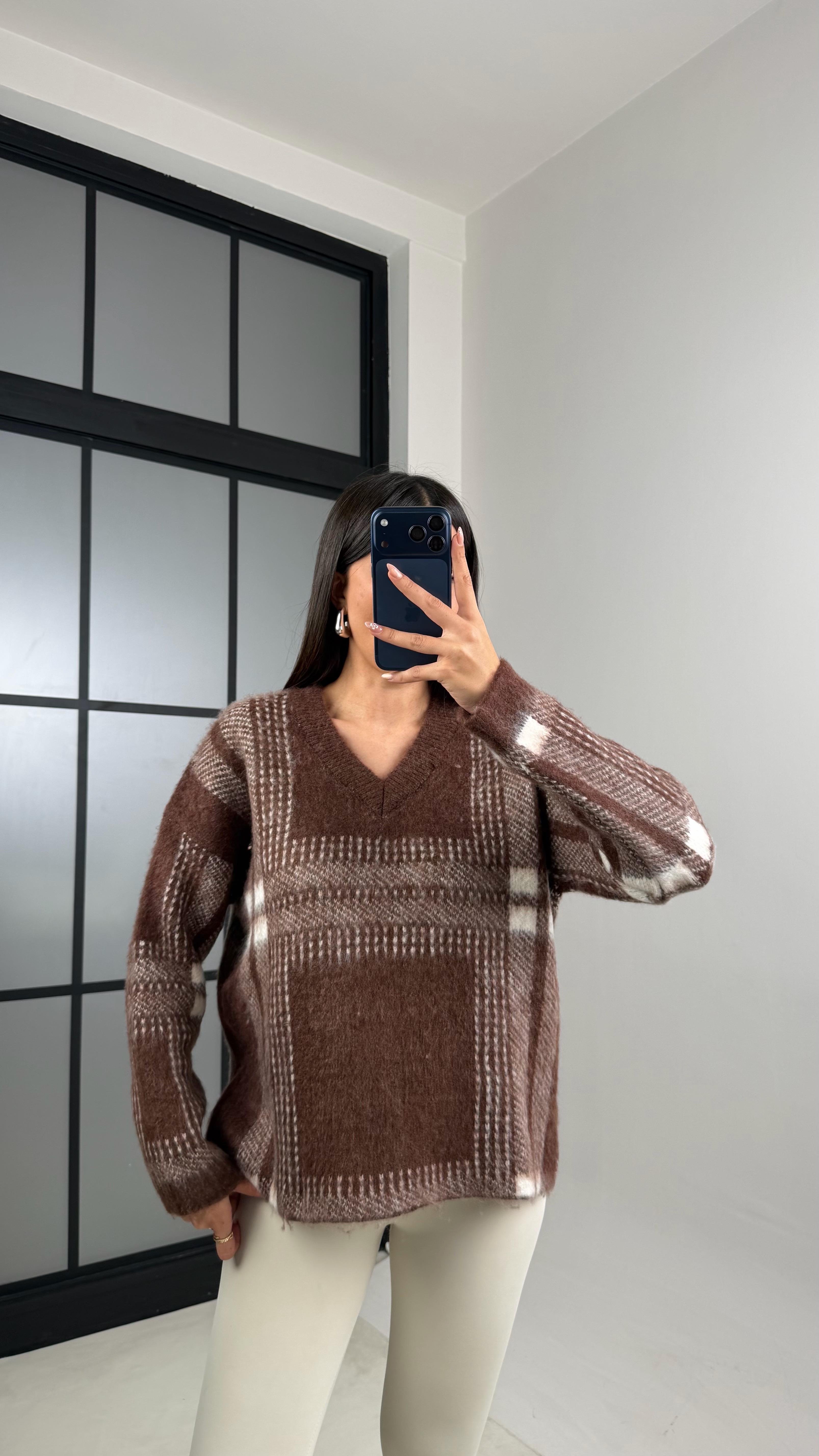 Kahve V Yaka Desenli Triko Kazak GAUS-00782GAUSKAZAKGAUS-00782