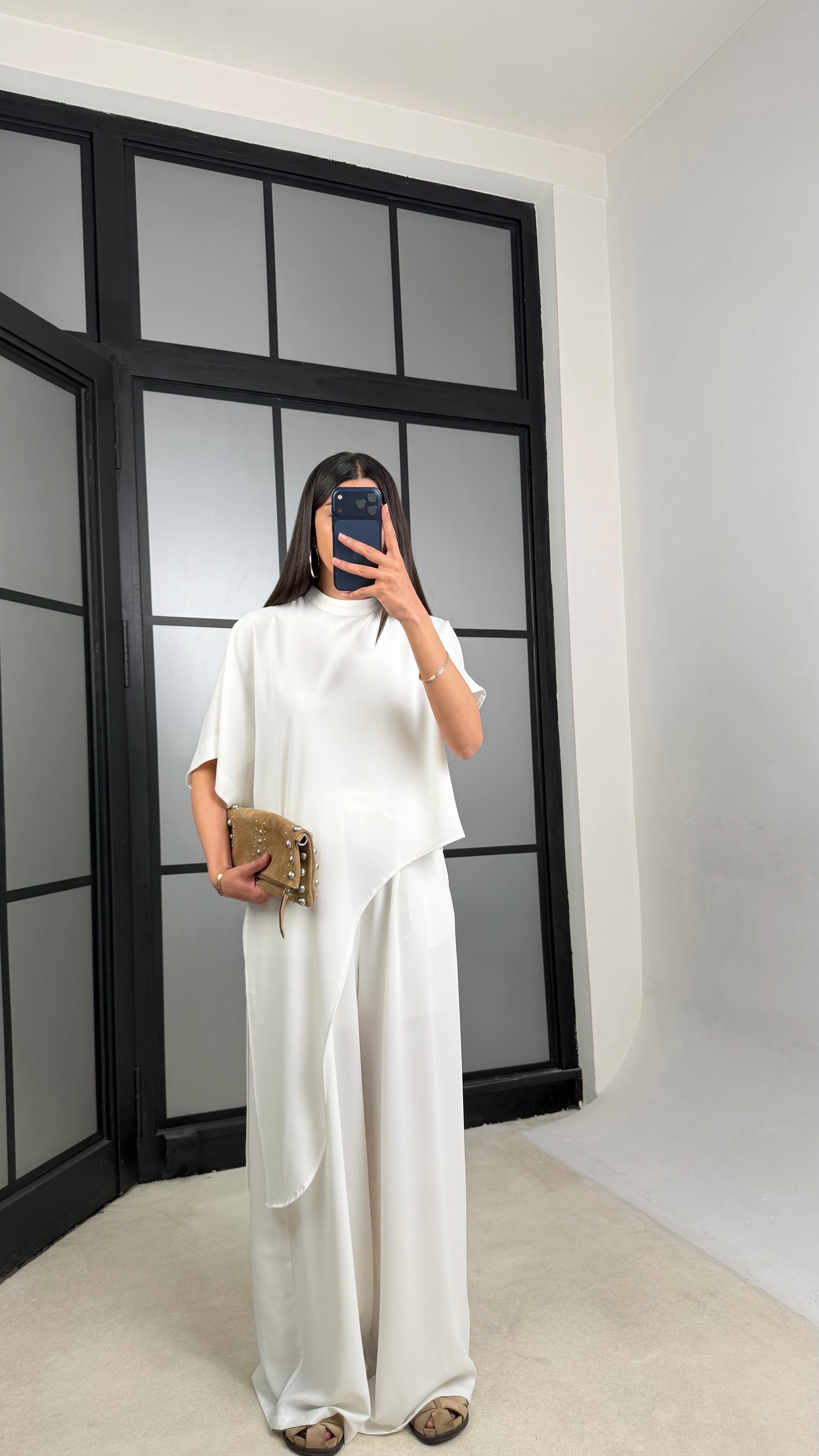 Beyaz Asimetrik Bluz Beli Lastikli Pantolon İkili Tasarım Takım GAUS-01490GAUSTAKIMGAUS-01490
