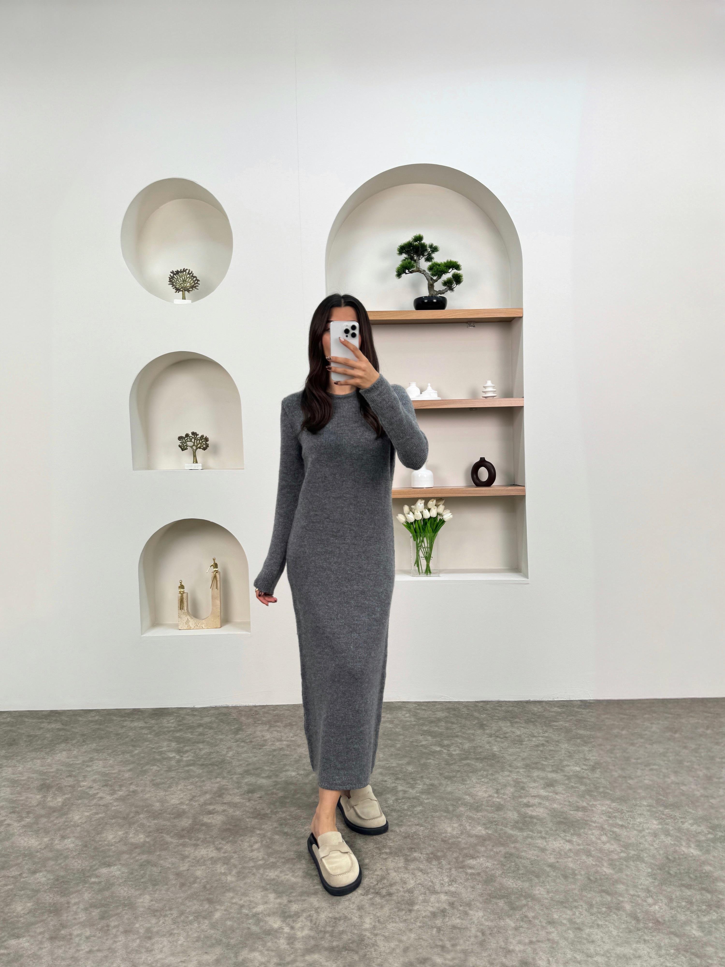 Delfi Gri Triko Bisiklet Yaka Elbise