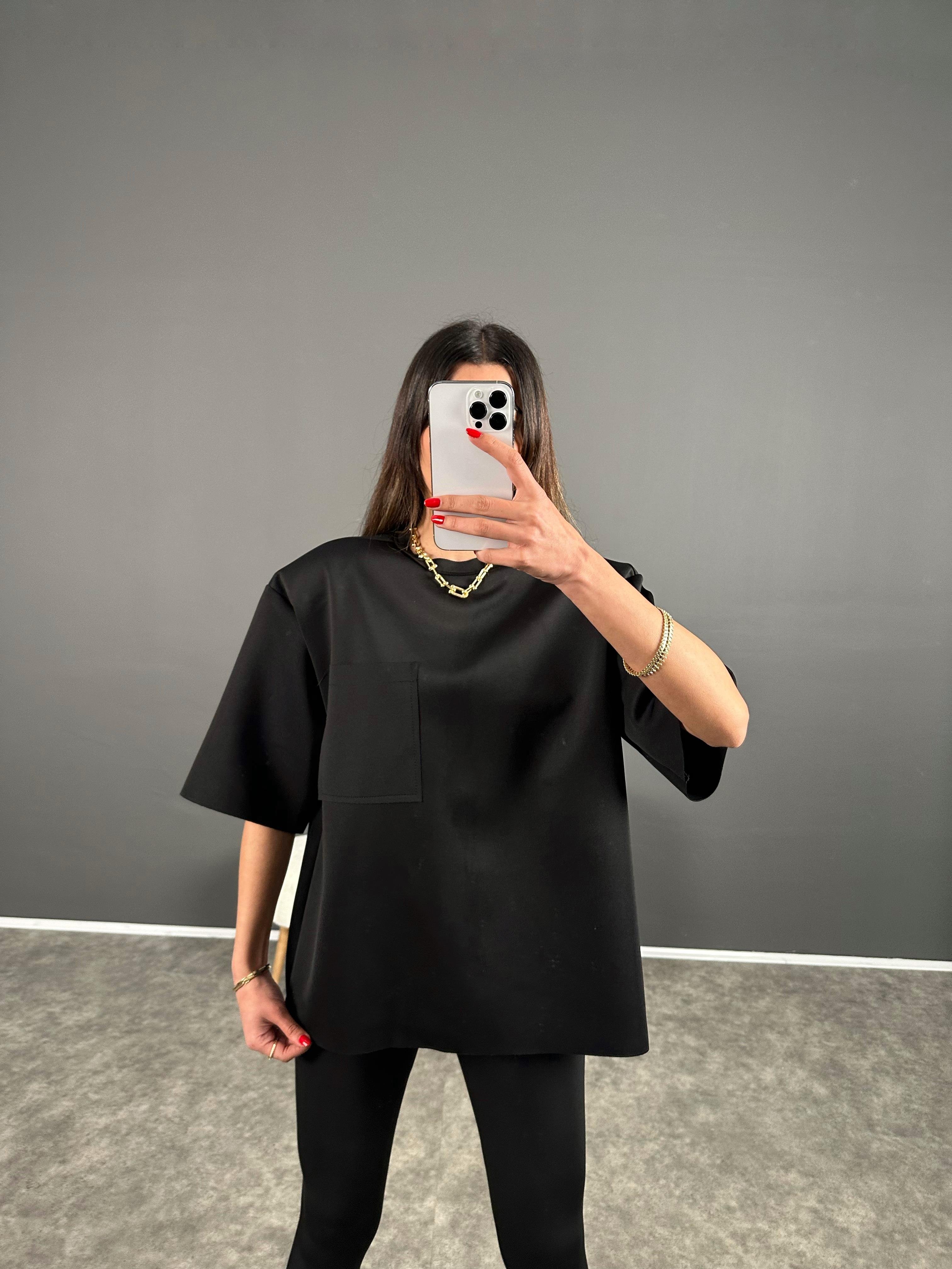 Siyah Vatkalı Scuba Arkası Fermuarlı TshirtGausTSHIRTGU004360