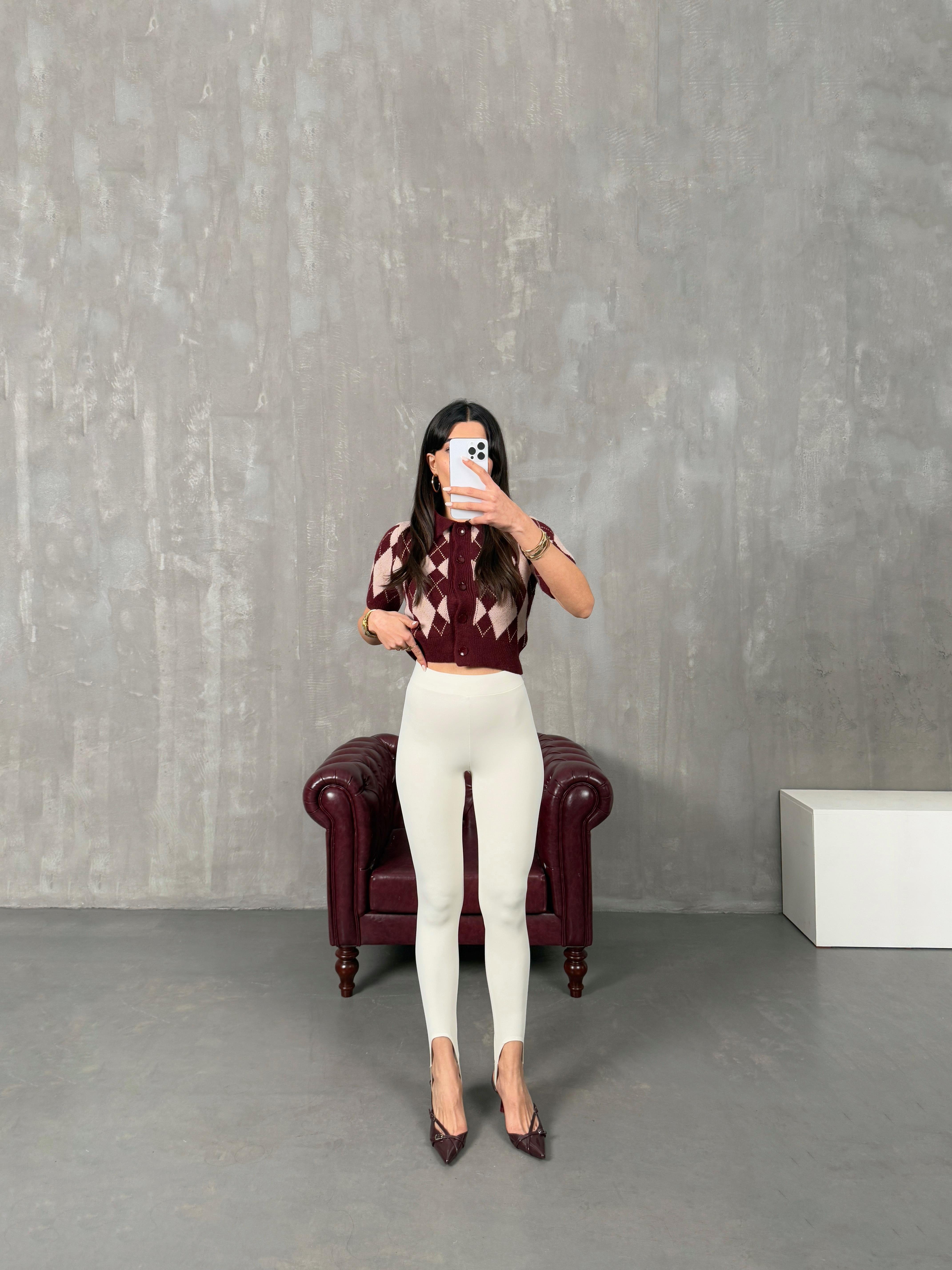 رايزر تايت نسيج ناعم لون كريمي مع شريط للكعب