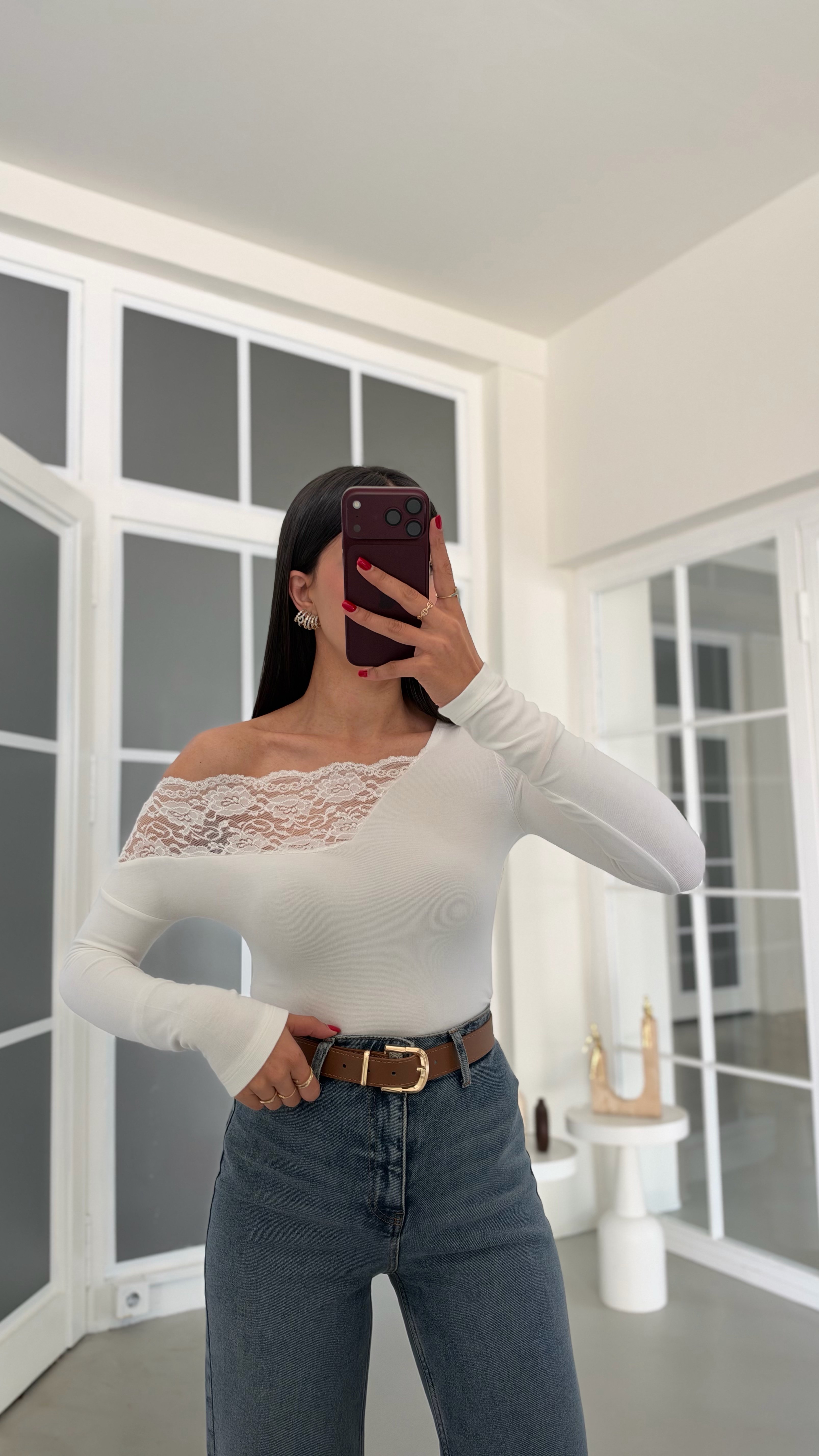 Ekru Yaka Dantel Detaylı Drapeli Bluz GAUS-02250GAUSالبلوزات GAUS-02250