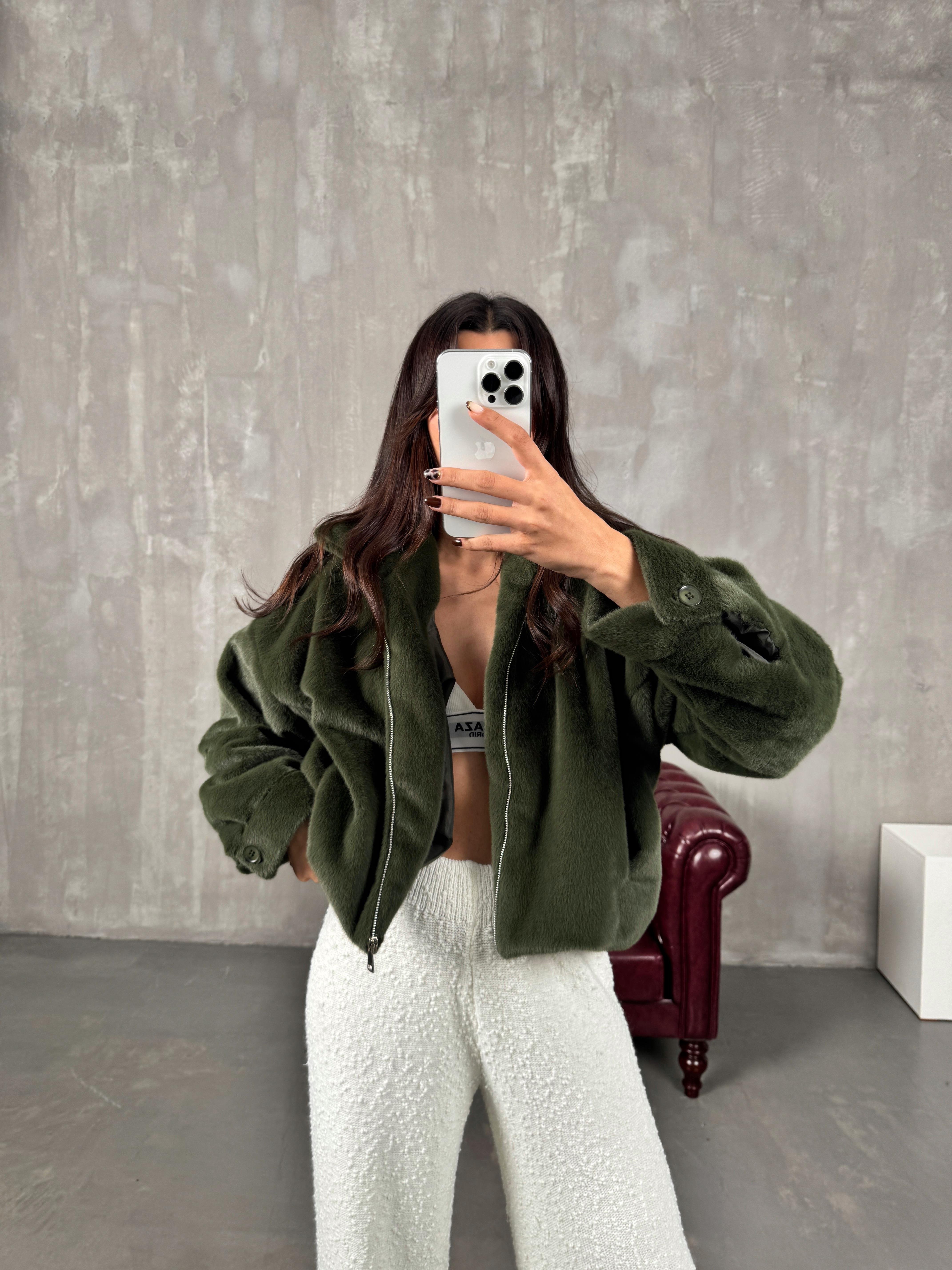 Care Yeşil Cepli Astarlı Peluş Ceket