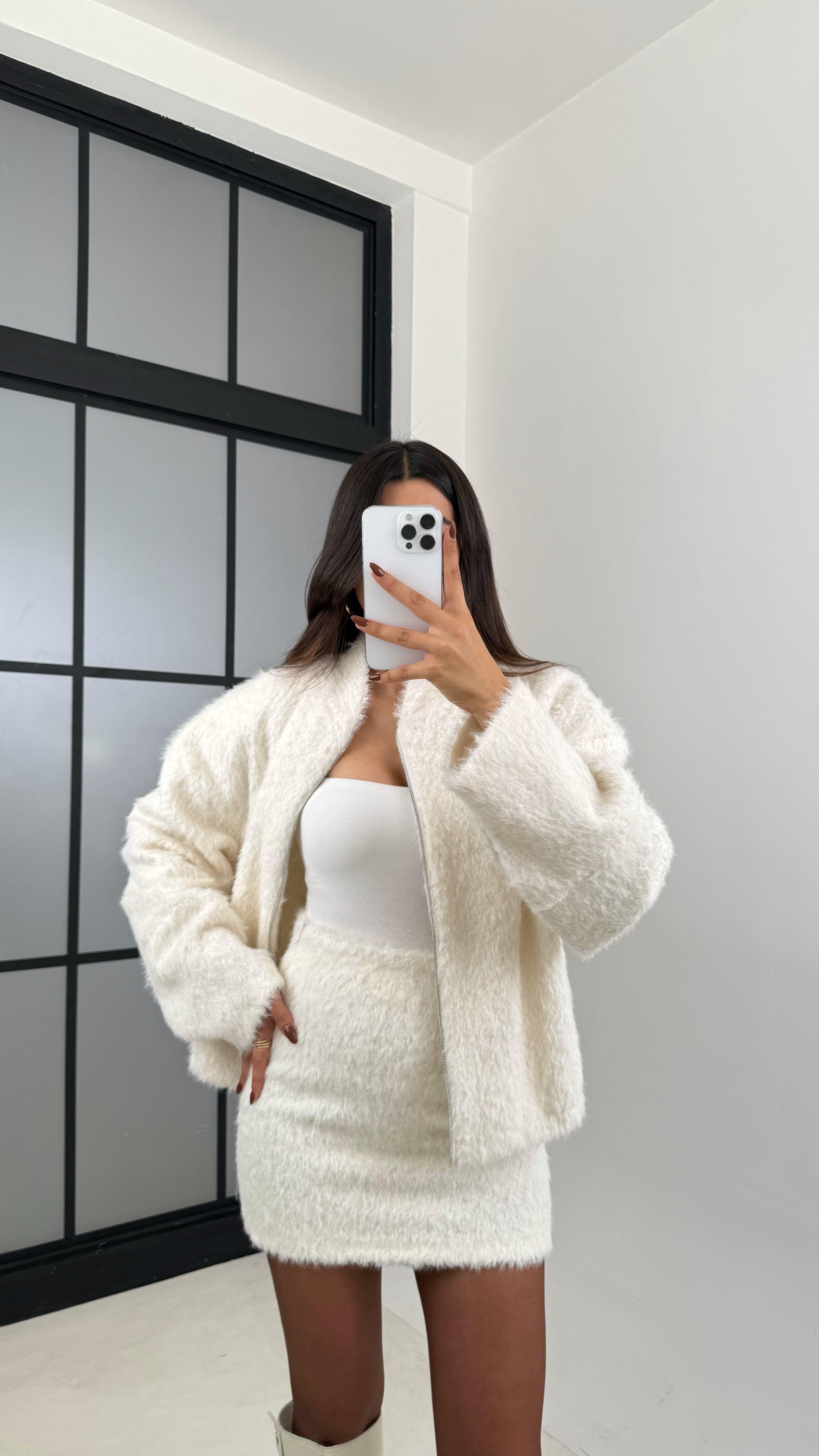 Ekru Ceket Etek Peluş Tüylü İkili Takım GAUS-00218GAUSTAKIMGAUS-00218