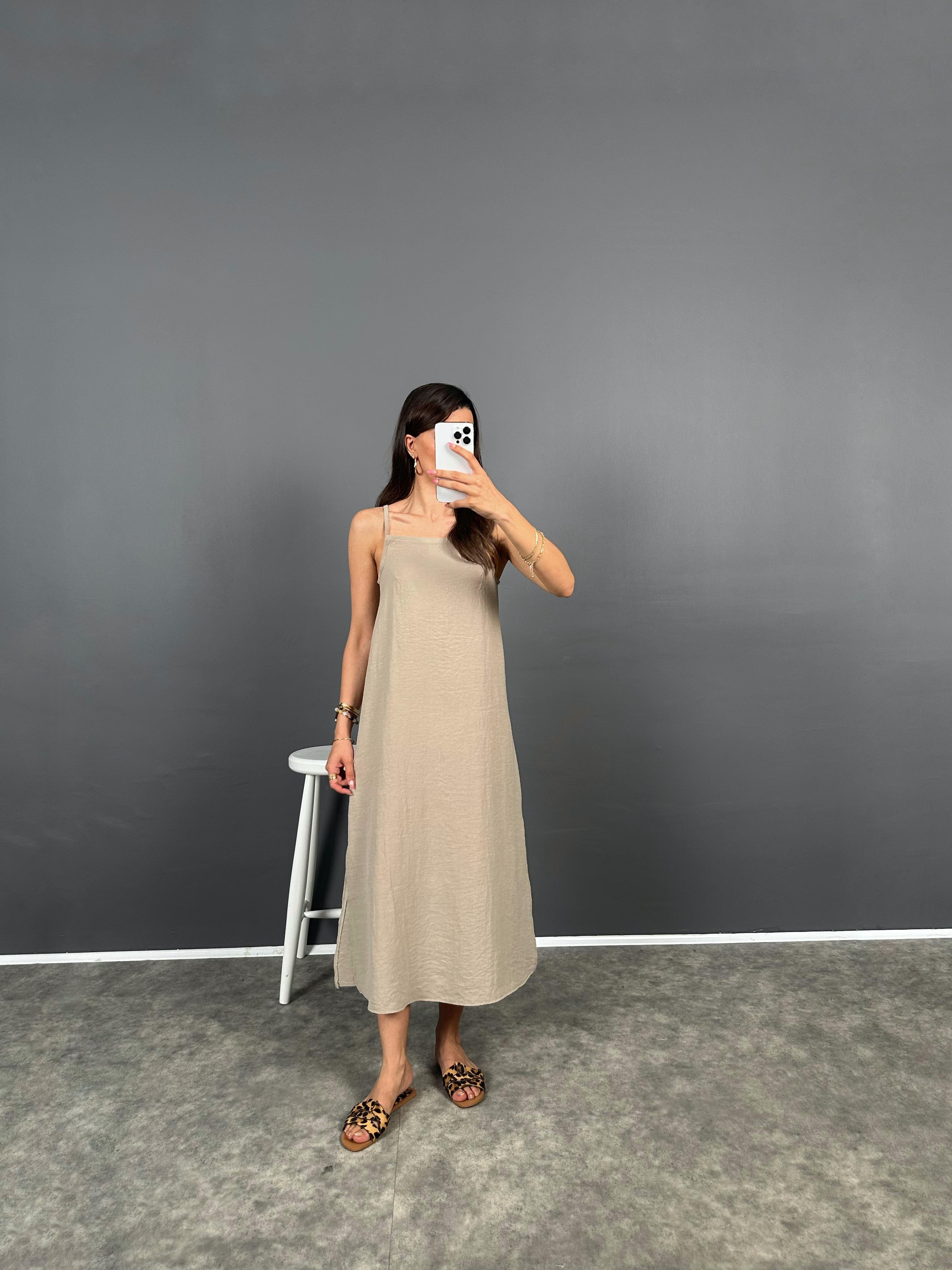 North Bej Askılı Sıfır Kol Yırtmaçlı Uzun Keten ElbiseGausELBİSEGU008699