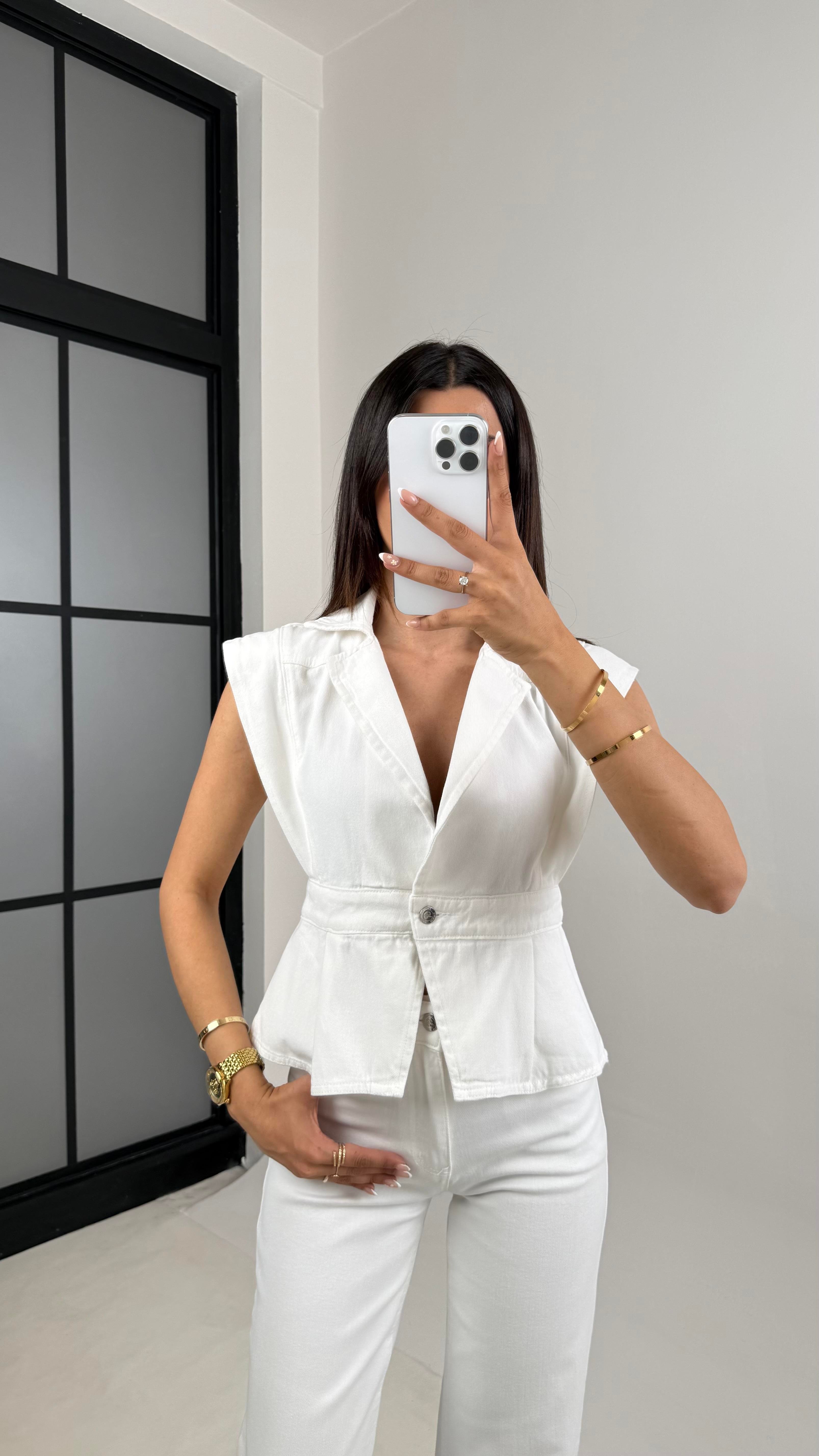 Beyaz Düğmeli Denim Tasarım Yelek Gaus00602GausYELEKGU1002411