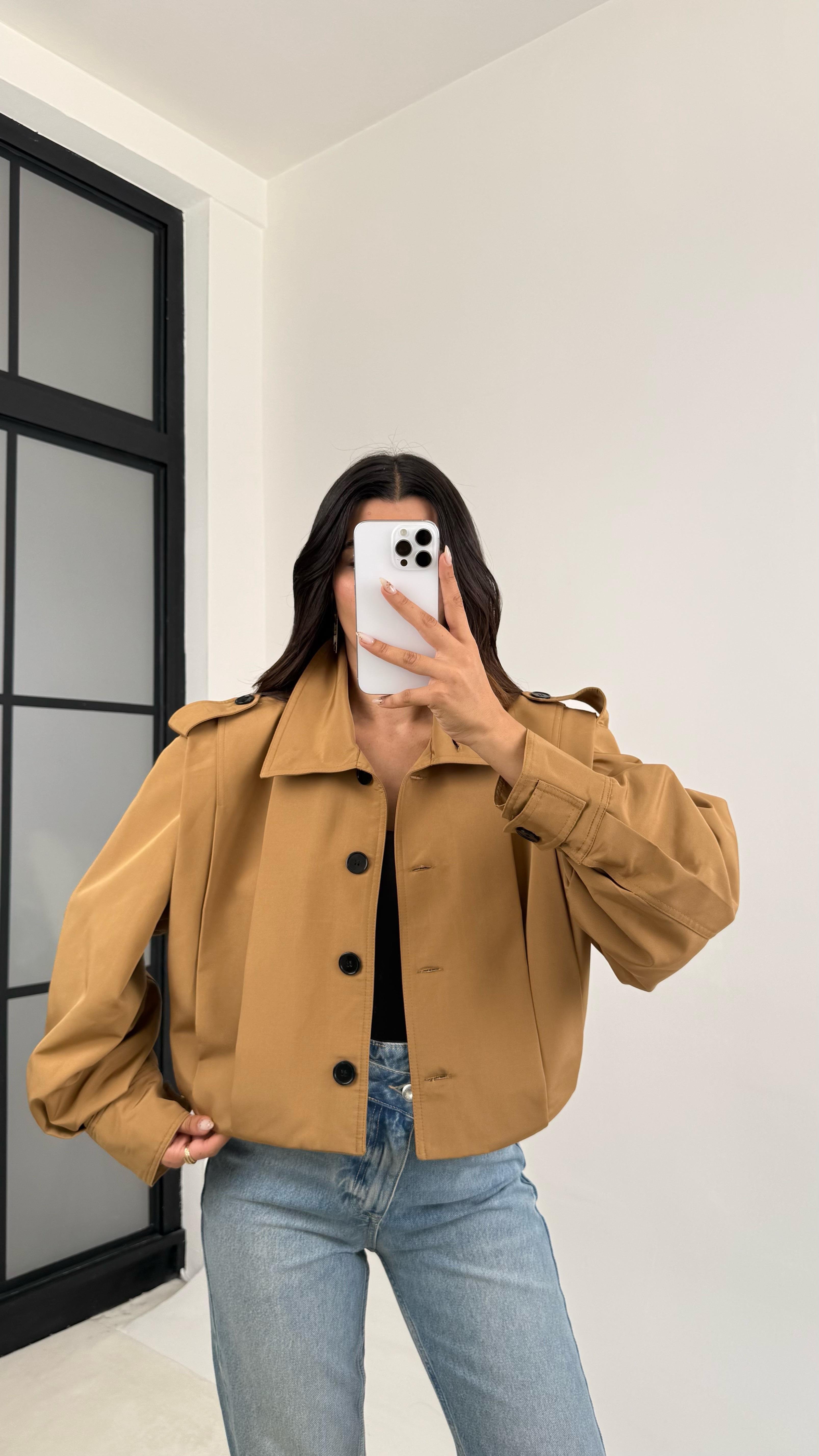 Camel Yüksek Yaka Düğmeli Astarlı Tasarım Kısa Trençkot GAUS-0087GAUSTRENÇKOTGAUS-0087