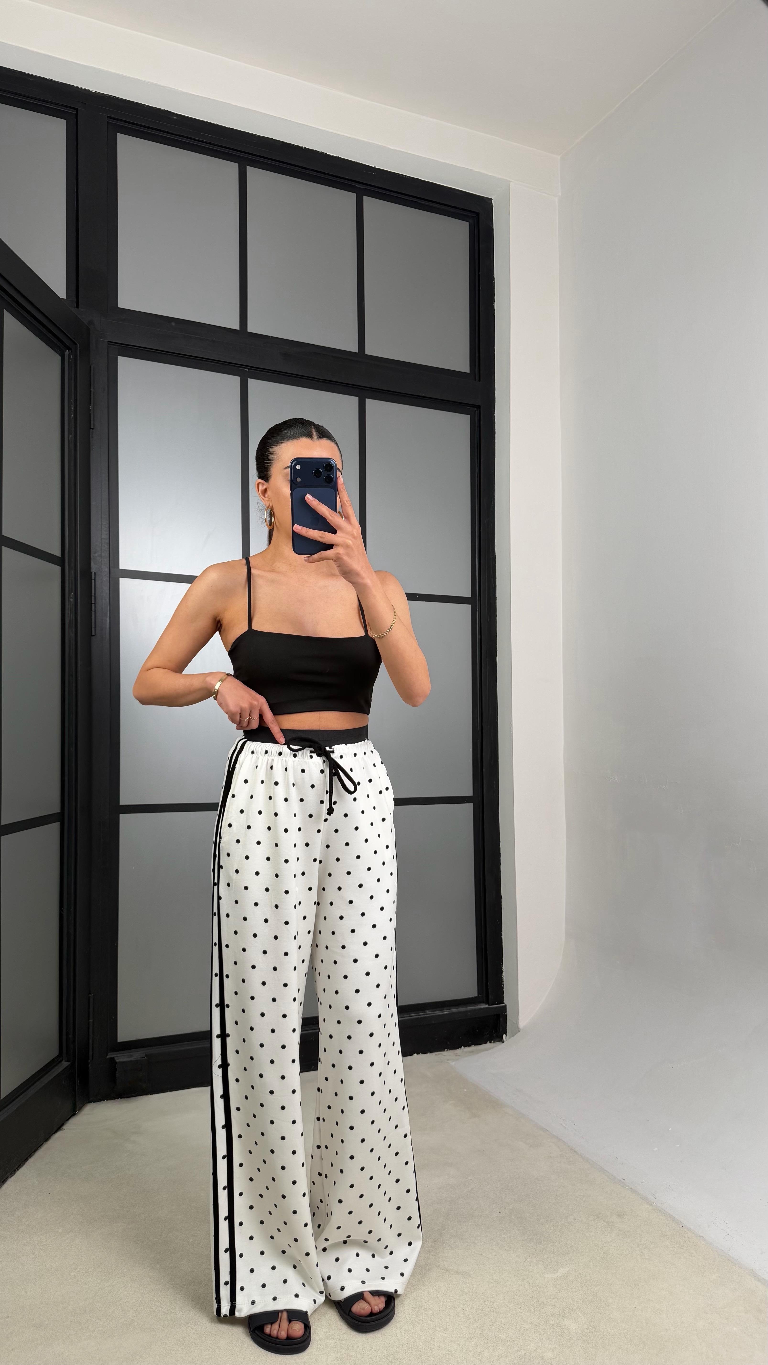 Beyaz Beli Lastikli Yan Şeritli Puantiyeli Pantolon GAUS-01435GAUSPANTOLONGAUS-01435