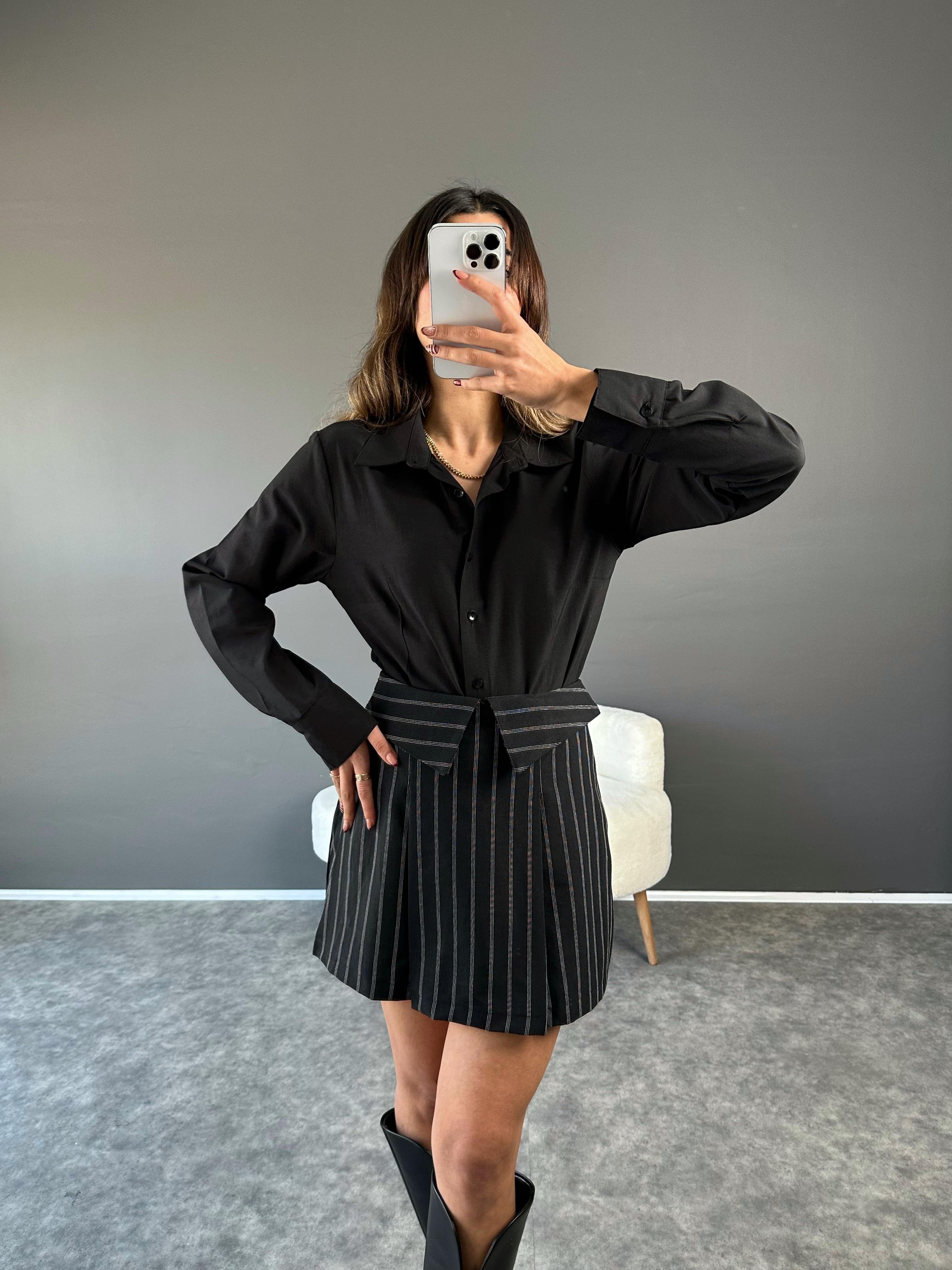 Siyah Kemer Detaylı Şortu Etek