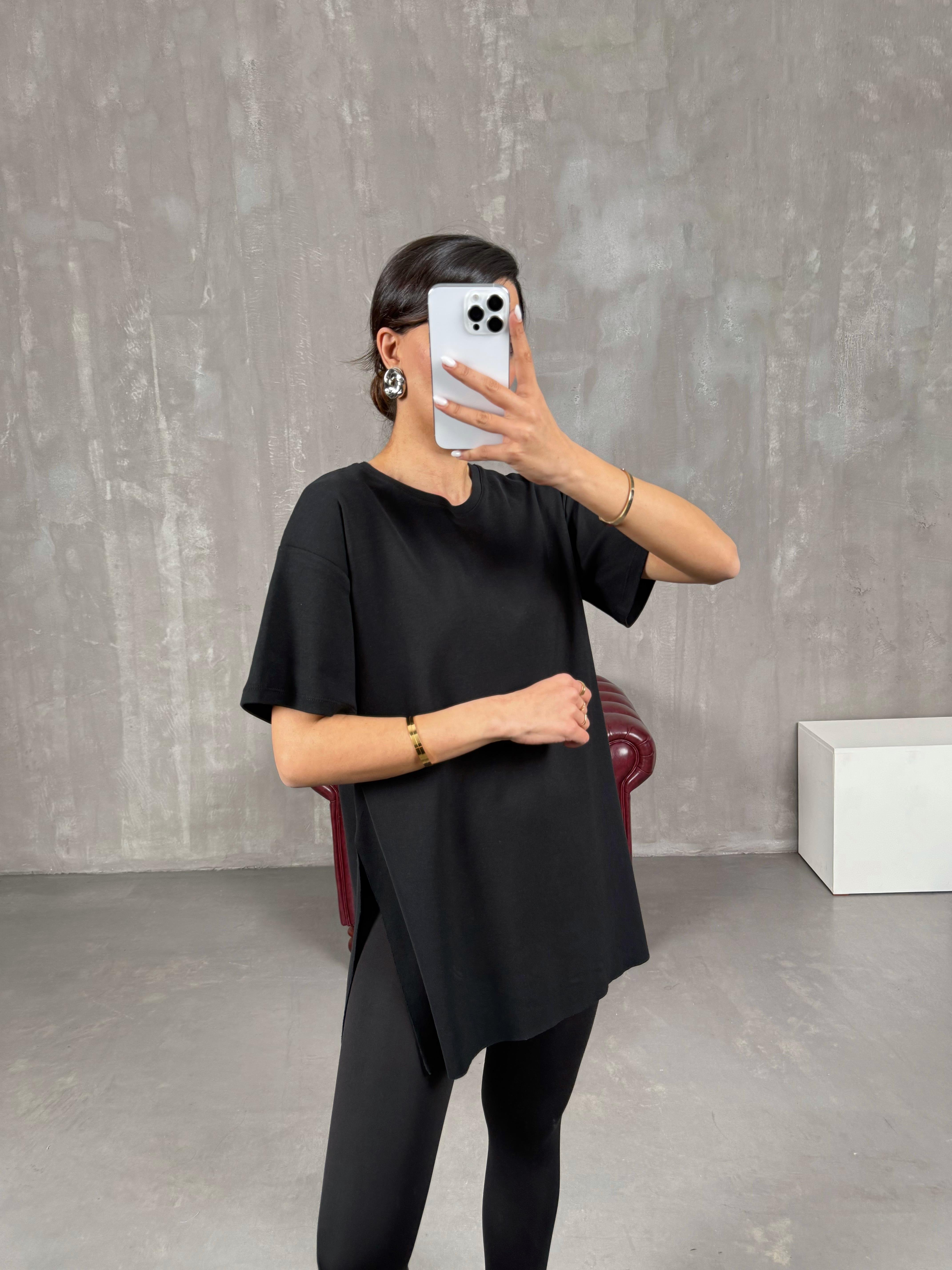 Siyah Yandan Yırtmaçlı Bisiklet Yaka Tshirt Gaus00045GausTSHIRTGU1001092