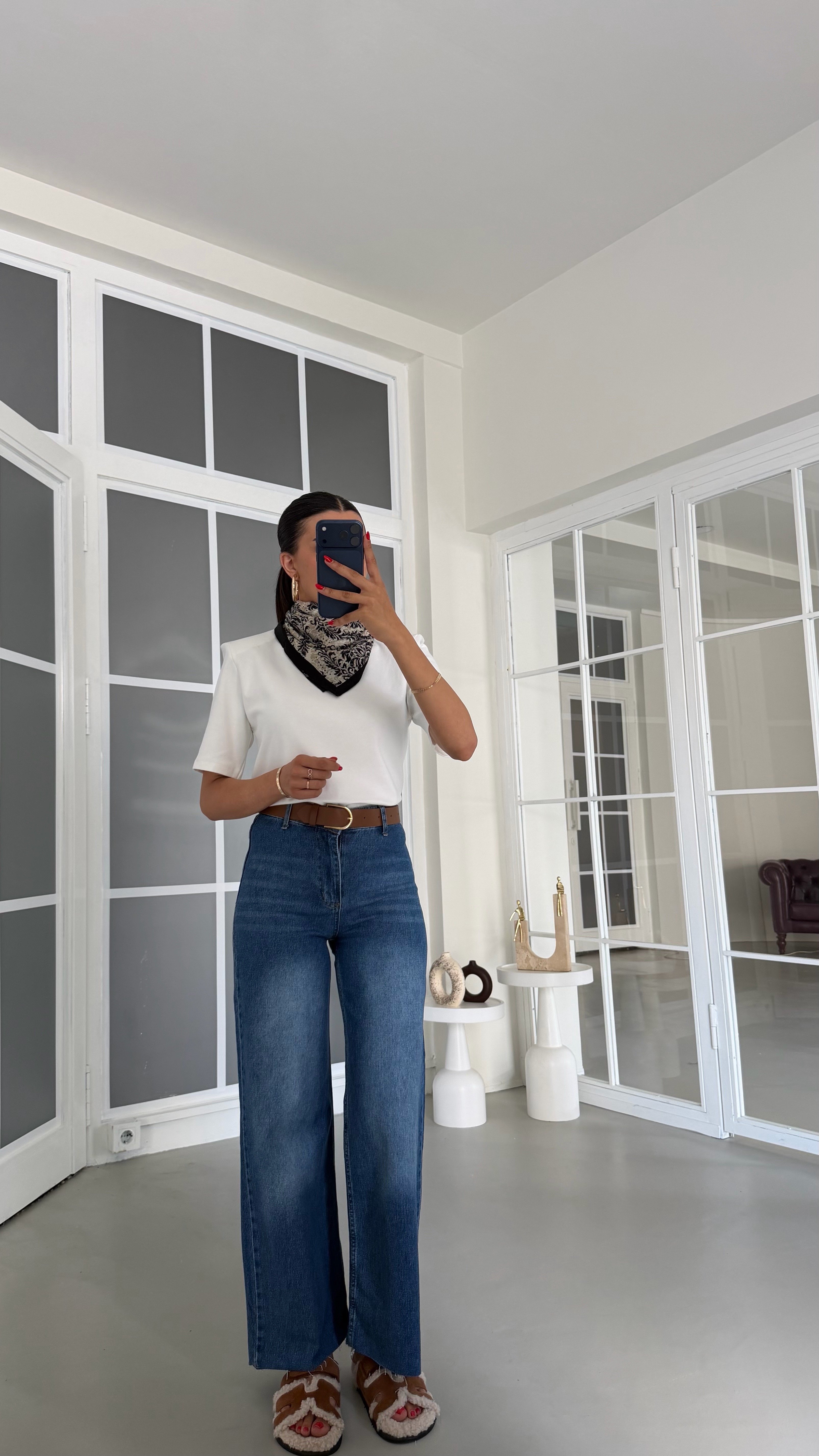 Koyu Mavi Kemerli Kesik Paça Jean GAUS-01886GAUSDenim PantsGAUS-01886