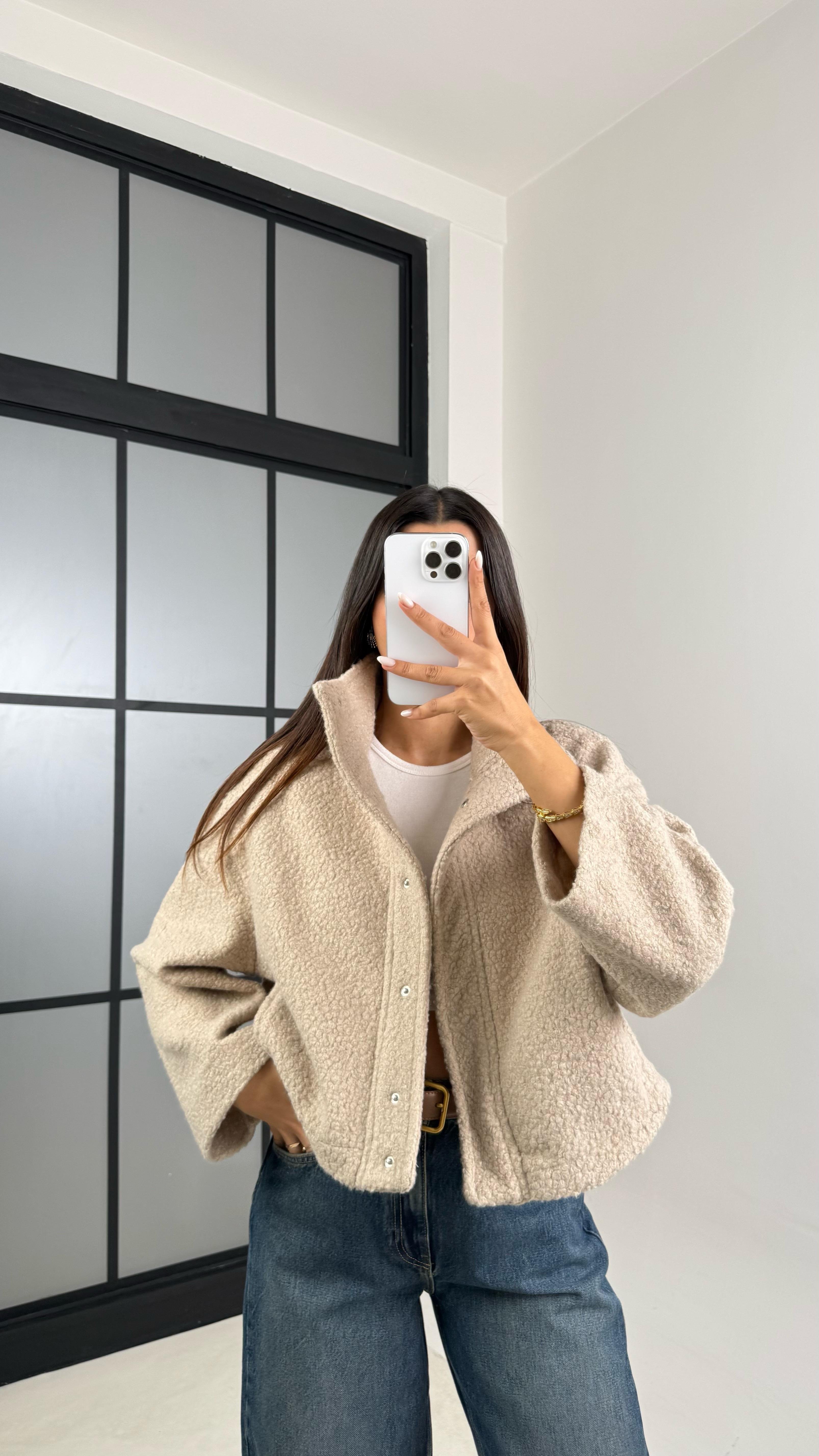 Bej Cute MD Model Buklet Çıtçıt Düğmeli Ceket GAUS-00521GAUSJacketsGAUS-00521