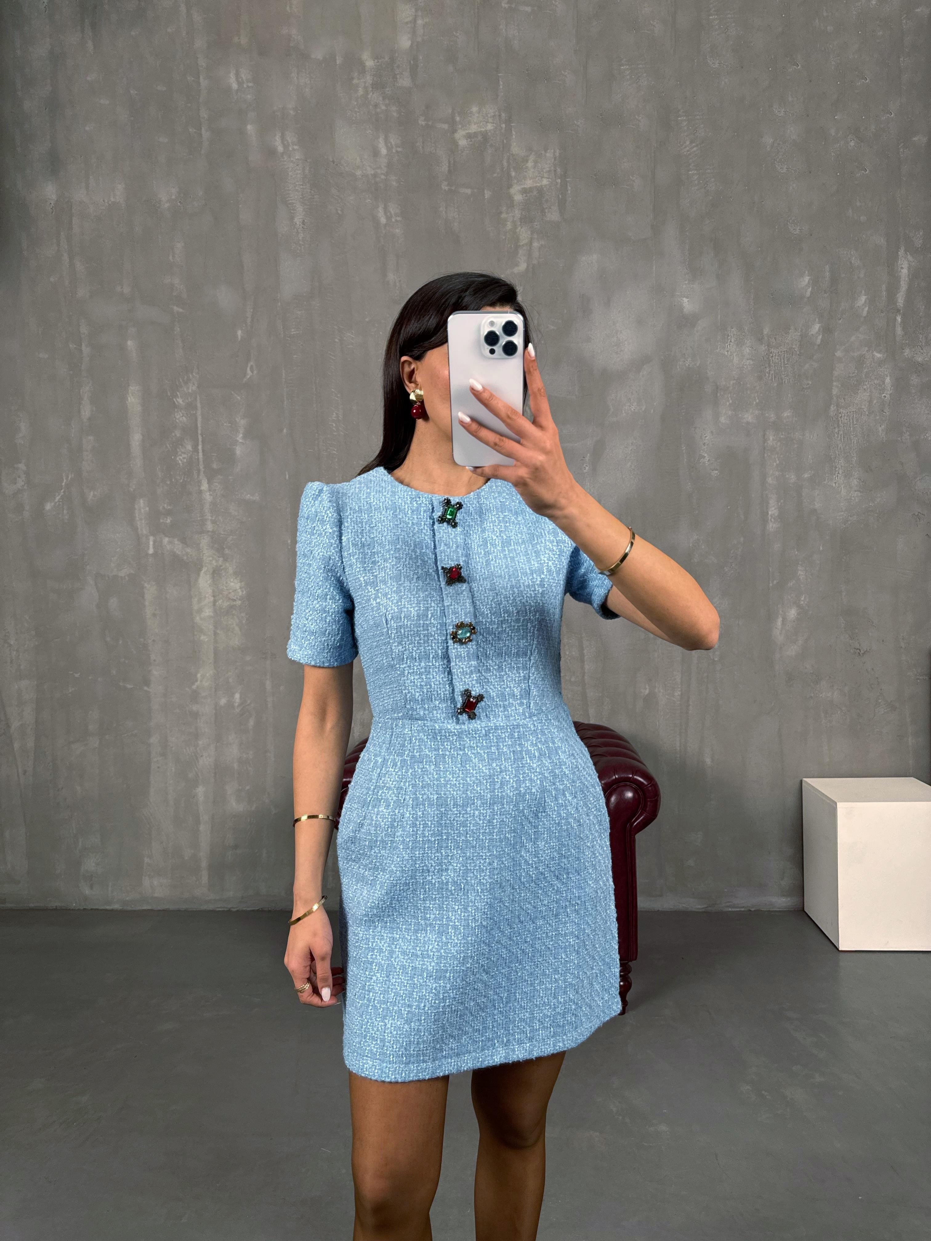 ديرسا فستان تويد مُعادل لون أزرق بأزرار حجرية