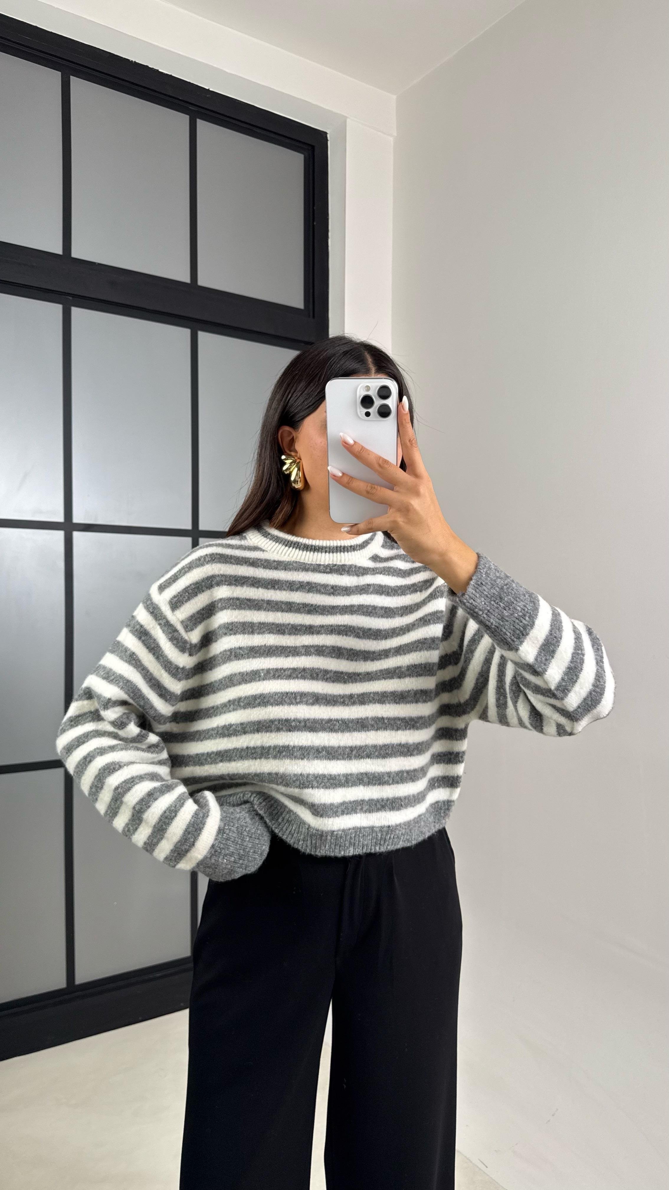 Gri Çizgili Yumuşak Triko Kazak GAUS-00540GAUS الكنزات GAUS-00540