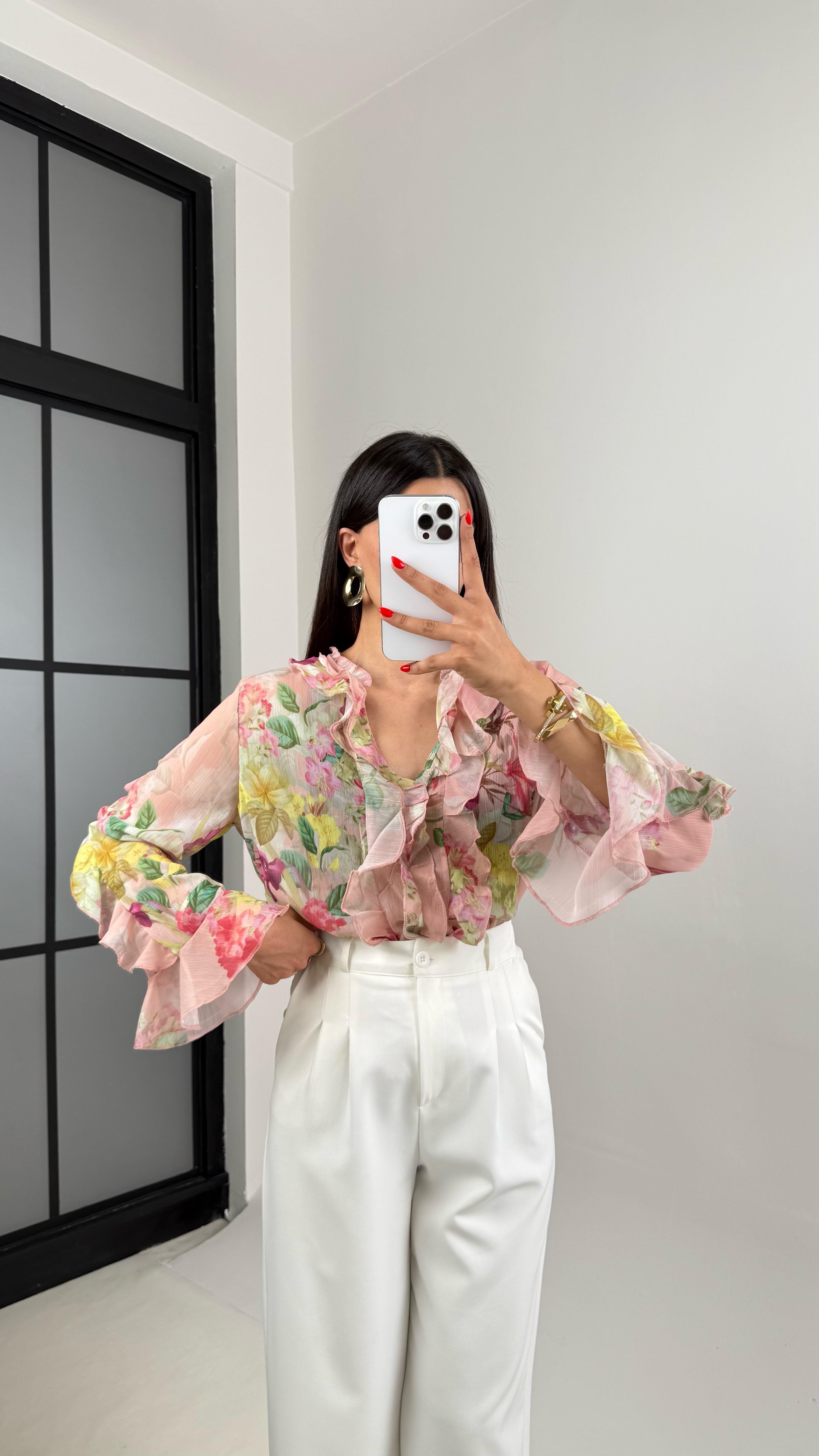 Pembe Çiçek Desenli Yaka Fırfırlı Şifon Gömlek Gaus00471GausGÖMLEKGU1002102