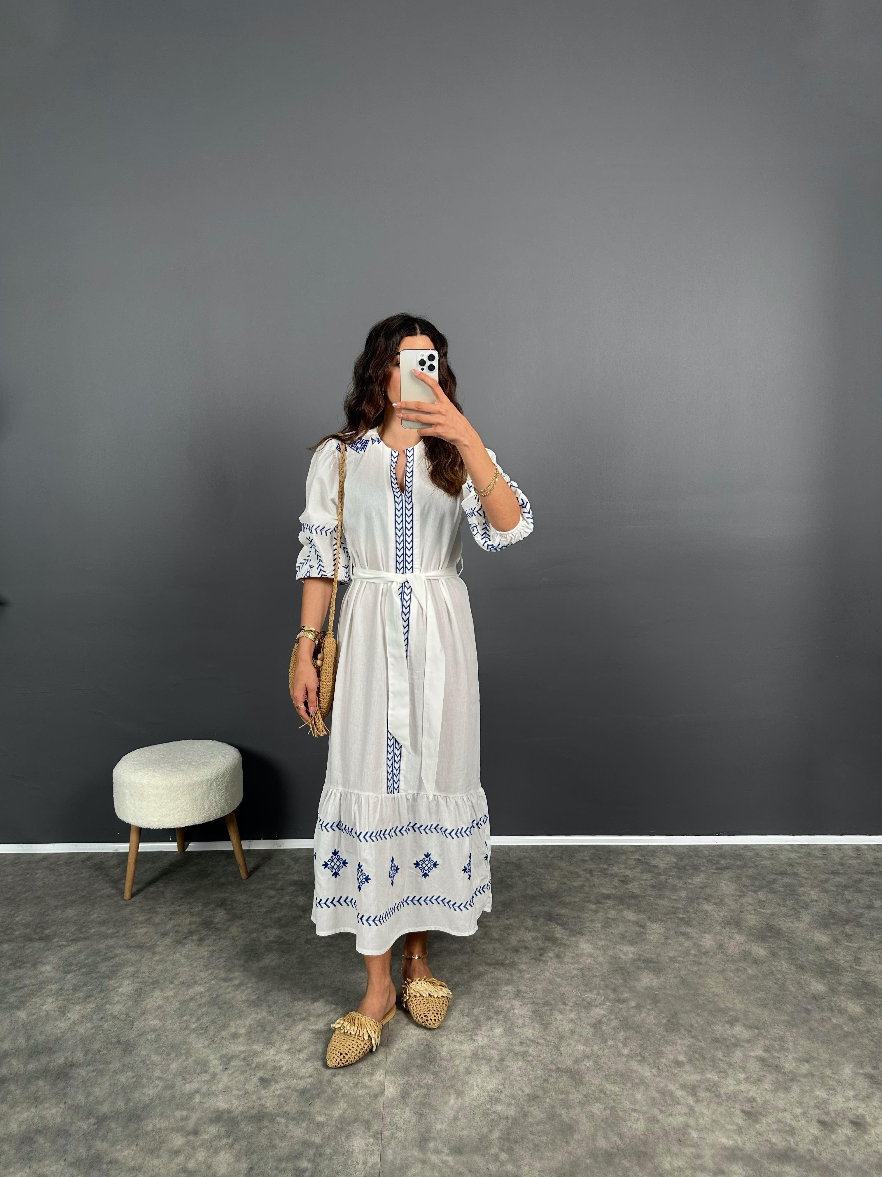 Chu Beyaz İşlemeli Kemerli Keten Elbise GausELBİSEGU008449