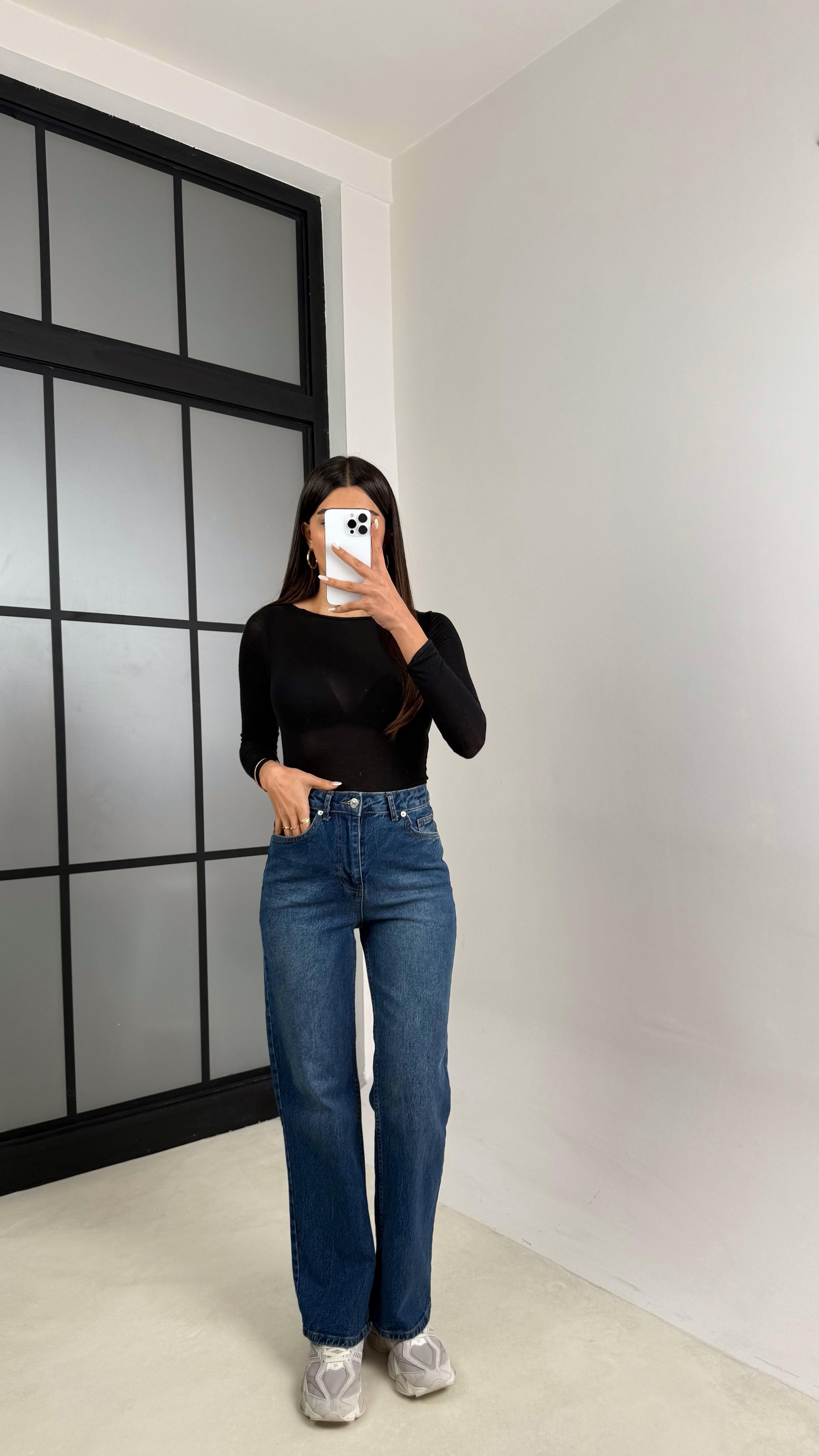 Mavi Yüksek Bel Düz Kesim Eskitme Jean GAUS-00549GAUSDENİM PANTOLONGAUS-00549